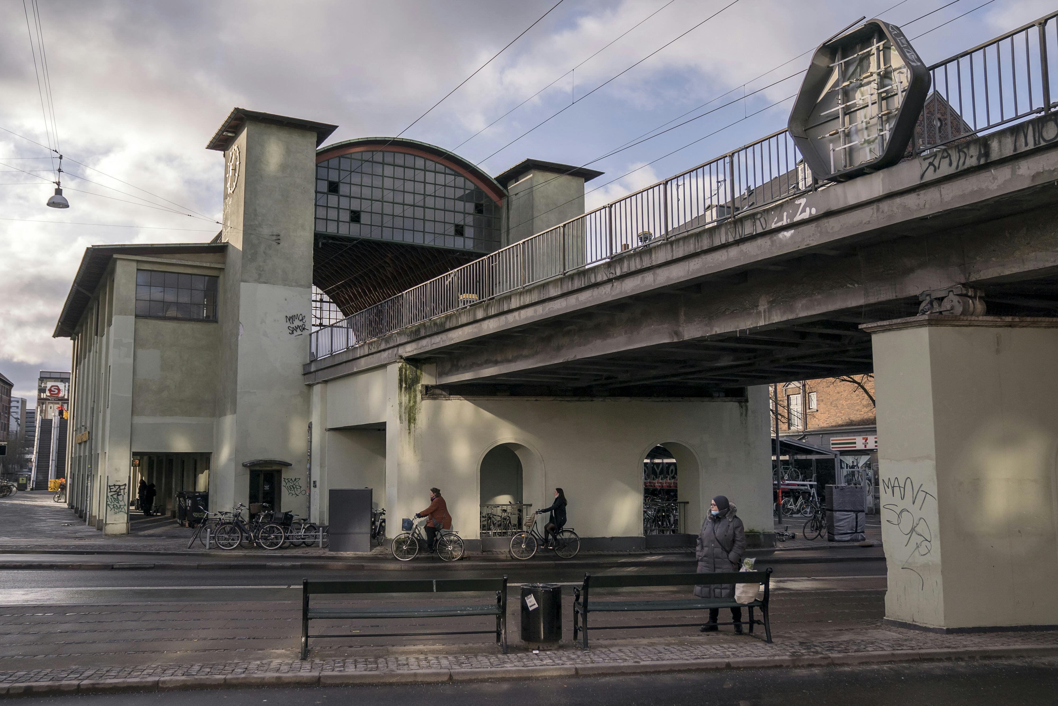 En person blev torsdag stukket ned ved Nørrebro Station