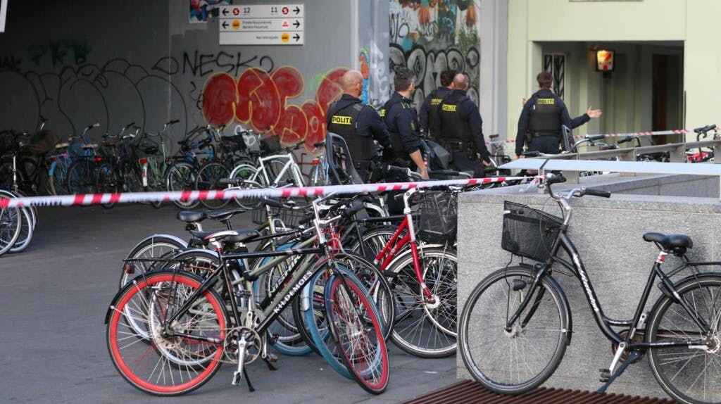 Politiet har afspærret omkring Nørrebro Station