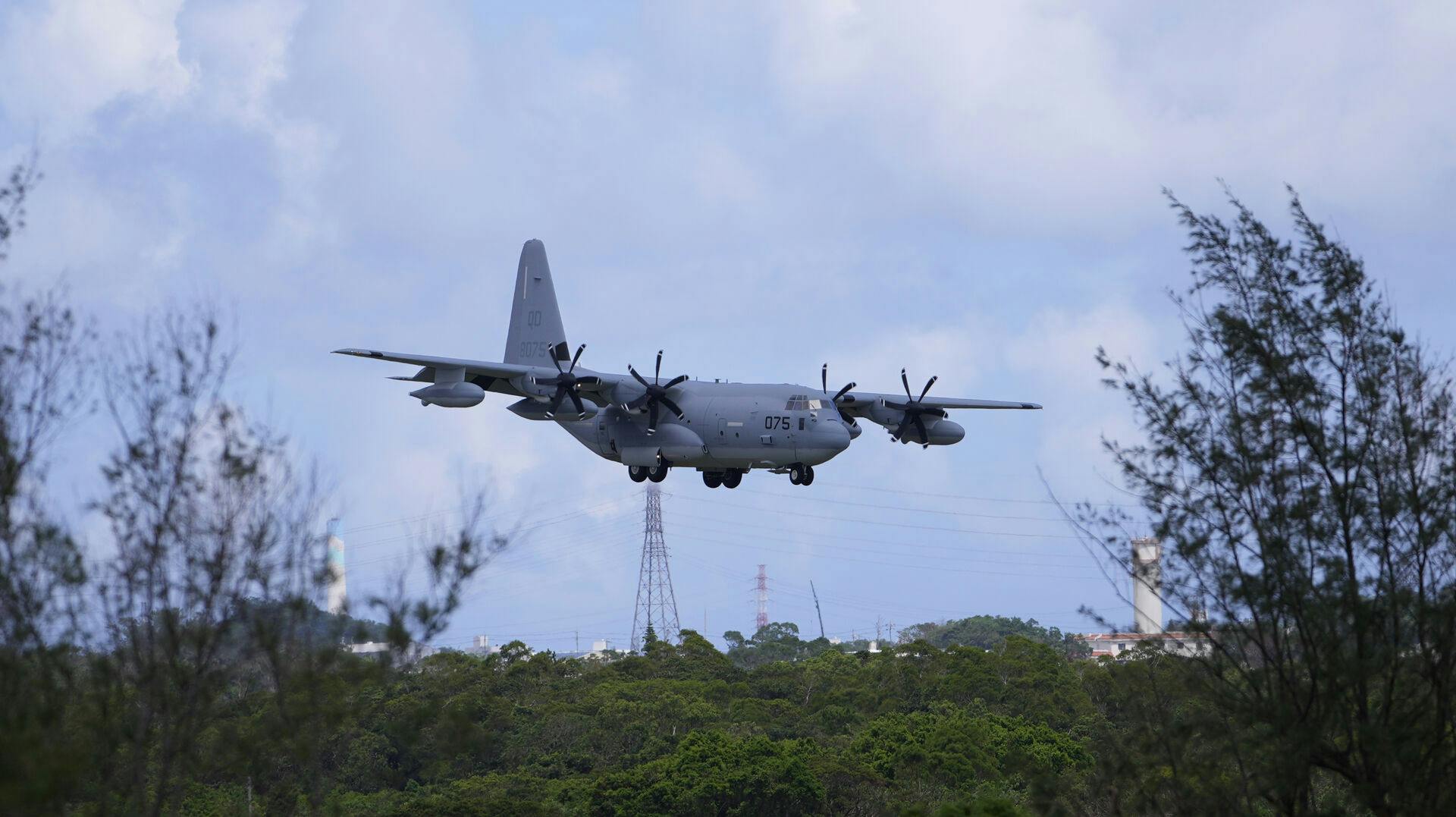 Et Hercules-fly er lettet fra Israel med danskere.