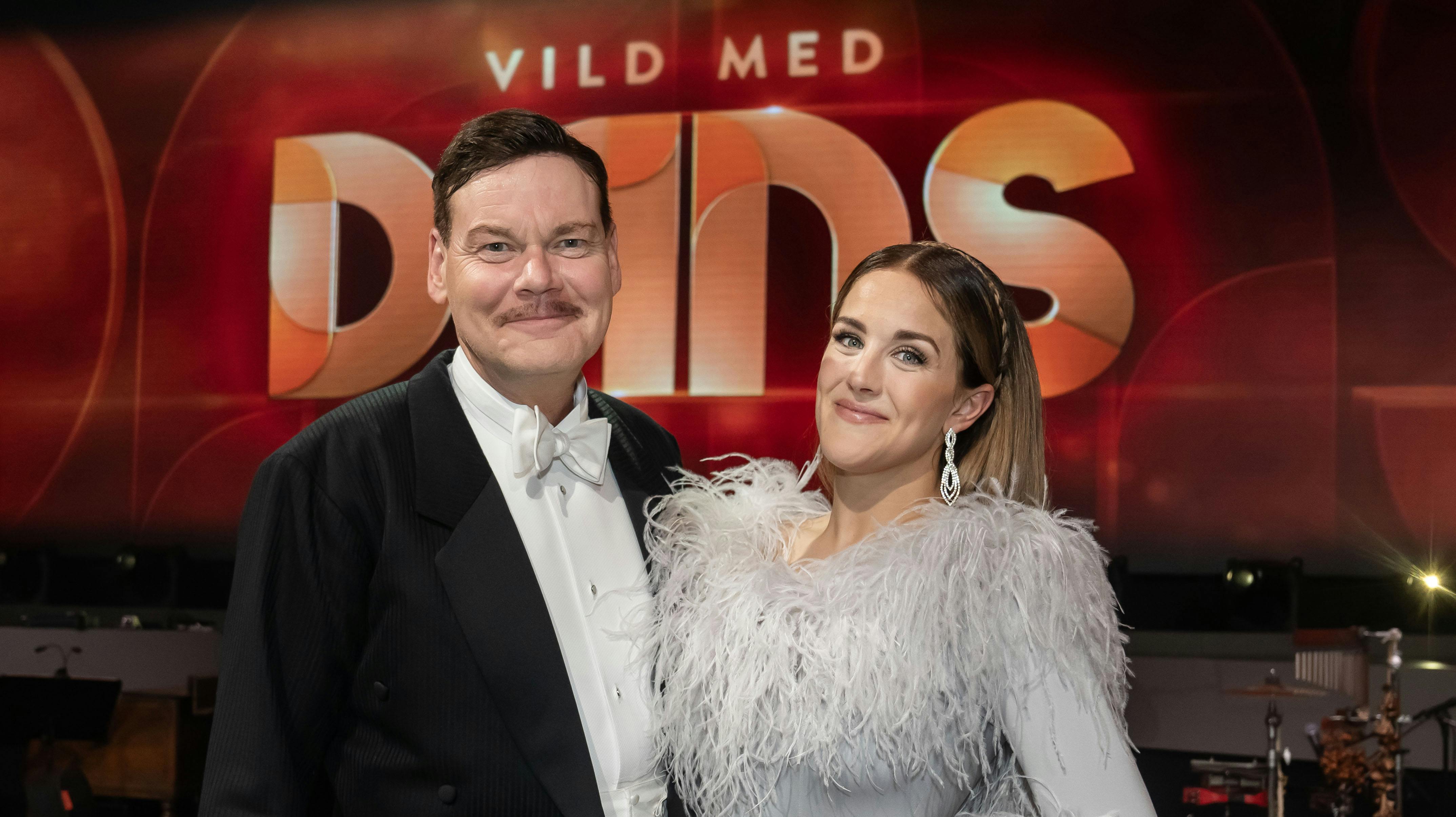 Camilla Dalsgaard får nok brug for lidt ekstra støtte fra sin dansepartner Andreas Bo fredag aften, da hun har grædt hele natten. 