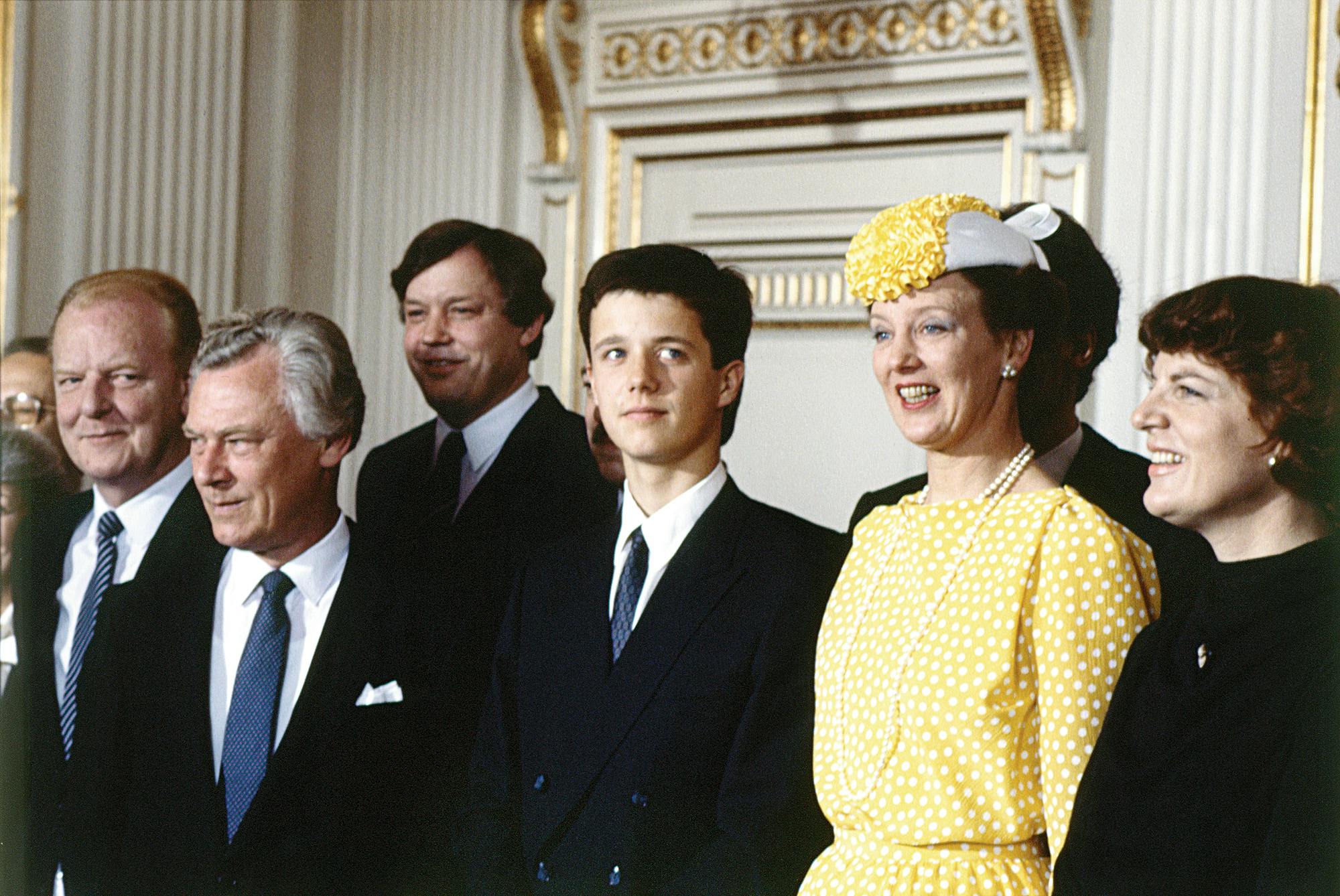 Da Frederik fyldte 18 år, var der styr på en årsløn, der svarer til to millioner kroner om året, mens han var hjemmeboende.