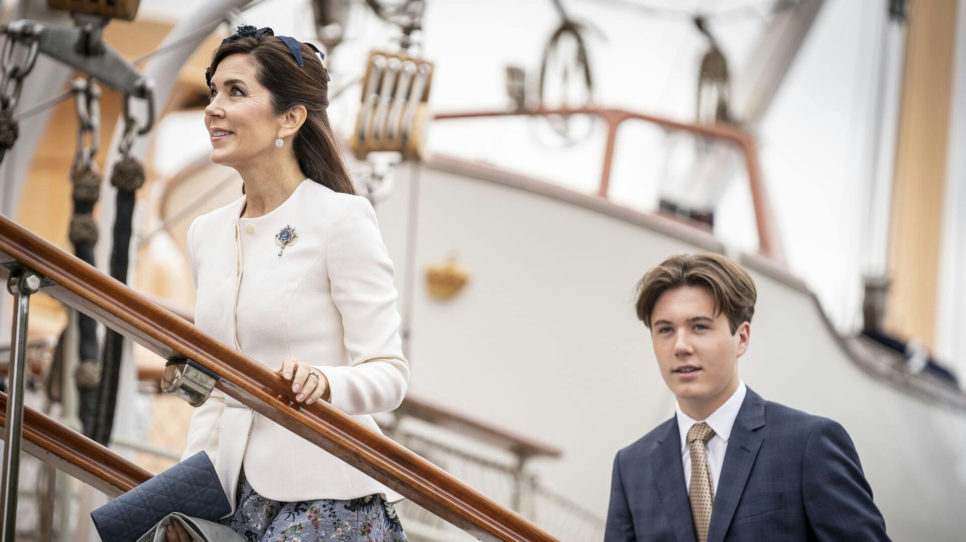 Kongehuset har lørdag delt flere store øjeblikke fra prins Christians liv. 