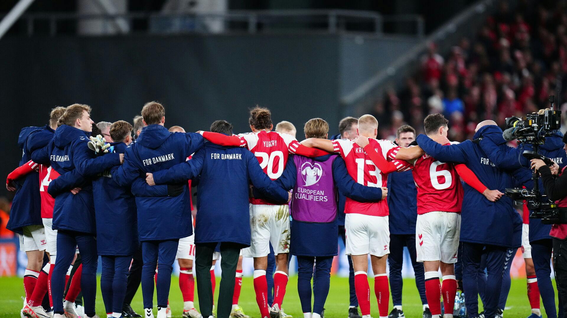 Danmark slår Kasakhstan med 3-1 hjemme i Parken og tager et vigtigt skridt mod EM i Tyskland i 2024.