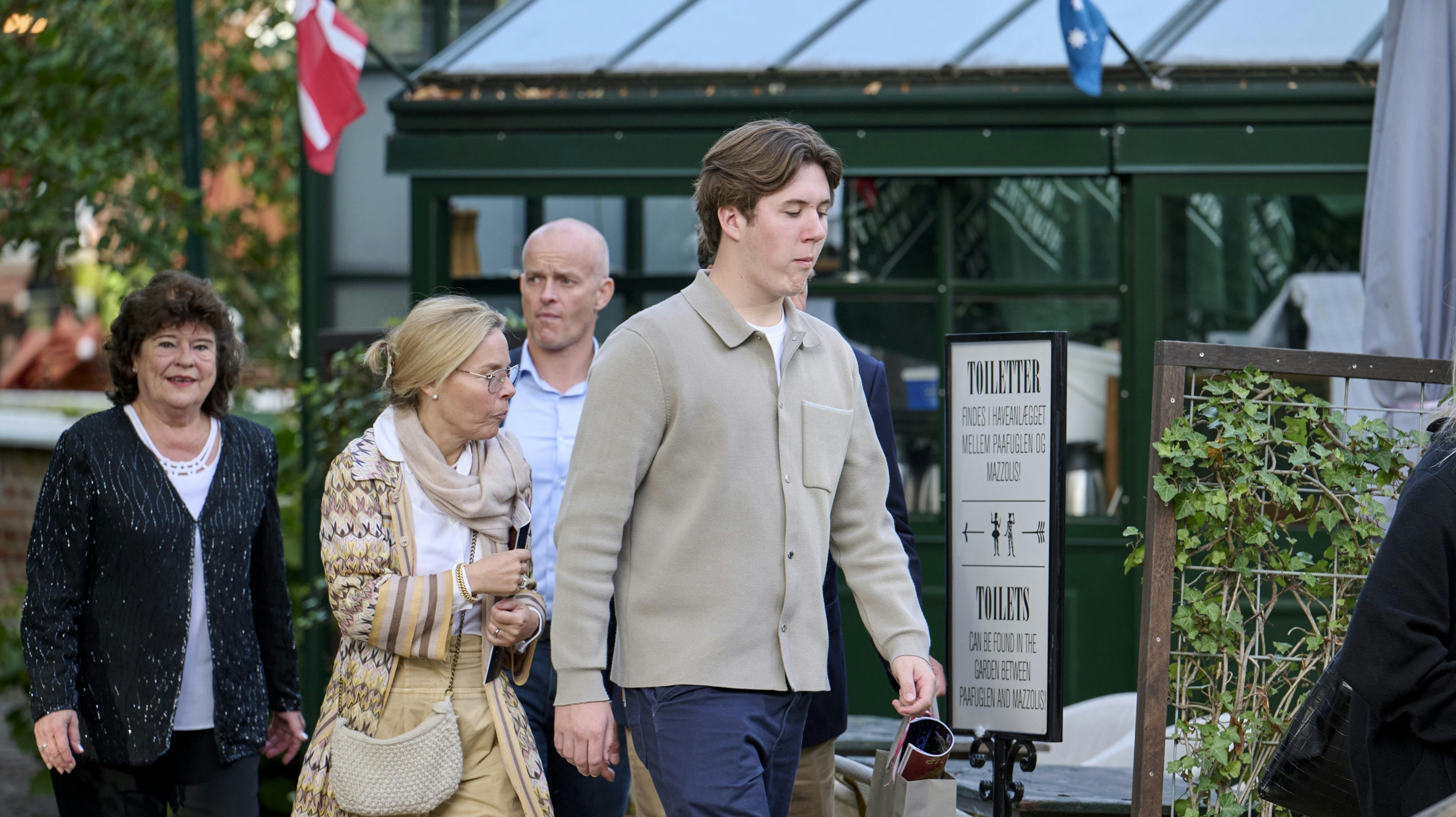 Opgavebeskrivelse: Premiere Peter Pan. Kronprinsesse Mary, prinsesse Isabella, prins Christian og prins Vincent er til stede.Sted: Glassalen TivoliFotograf: Lars H. LaursenJournalist: Jan Körner og ulrik UlriksenOptagelsedato: 2023.10.07