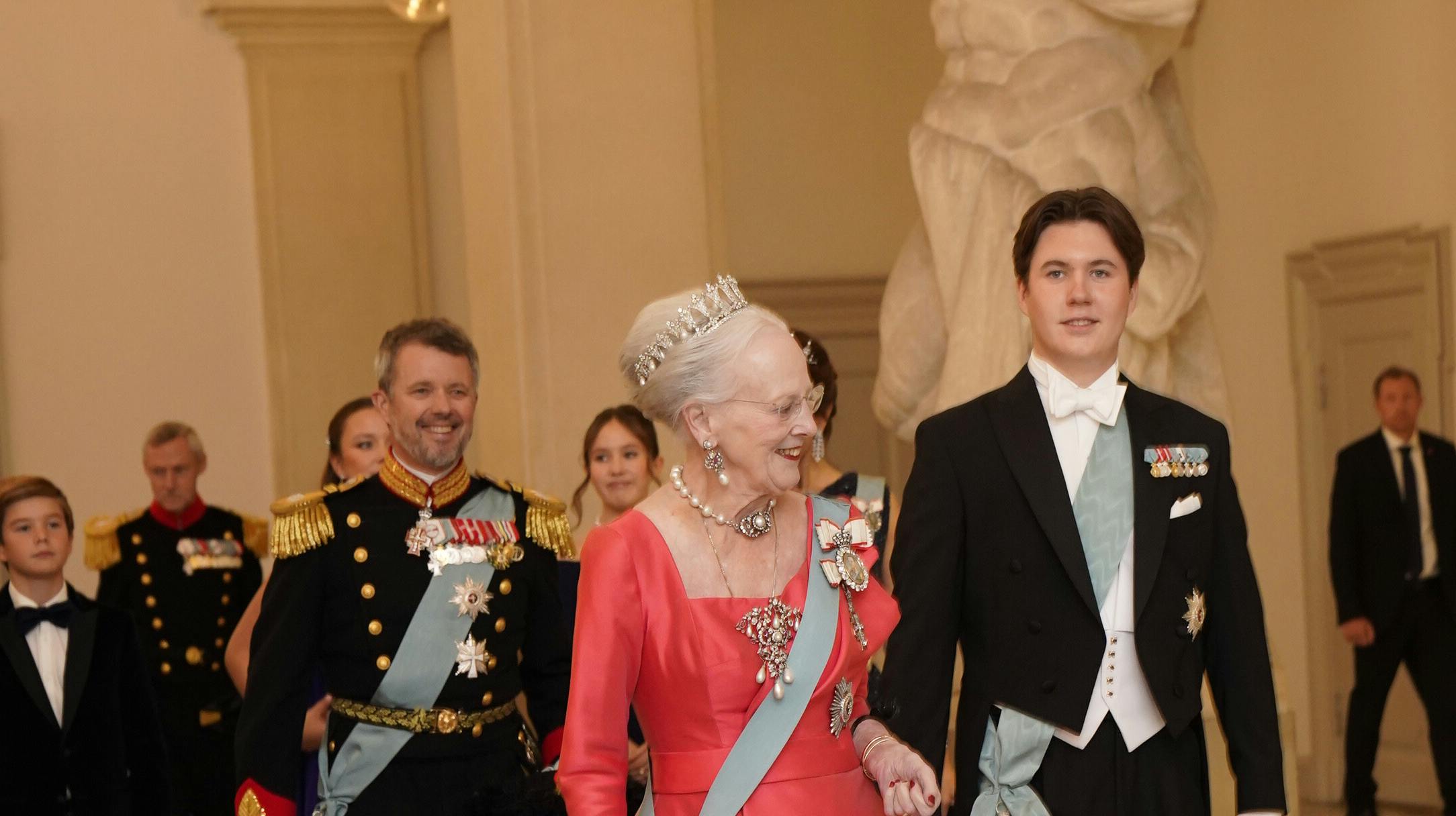 Dronningen var den første, der holdt tale til prins Christians fødselsdag.