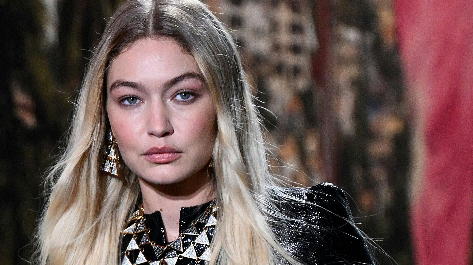 Gigi Hadid er datter af ejendomsmægler Mohamed Hadid, som blev født i en muslimsk palæstinensisk familie.