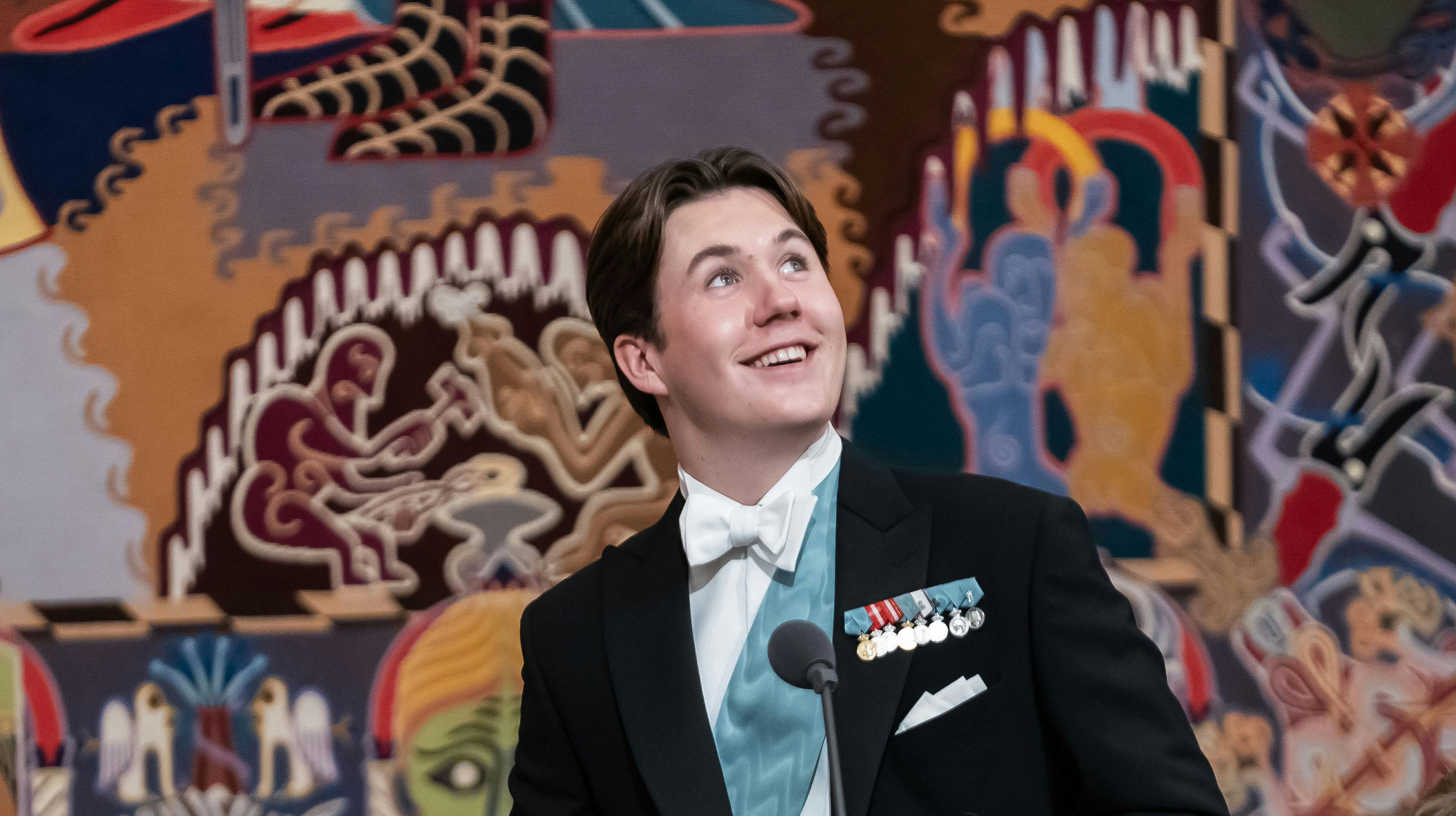 OPGAVE: Prins Christian 18 år. GallataffelRiddersalen. Kronprinsens tale og prins Christians talested: Christiansborg SlotJOURNALIST: Jan Körner, Marianne Singer og Ulrik UlriksenFOTOGRAF: Hanne JuulDATO: 20231015