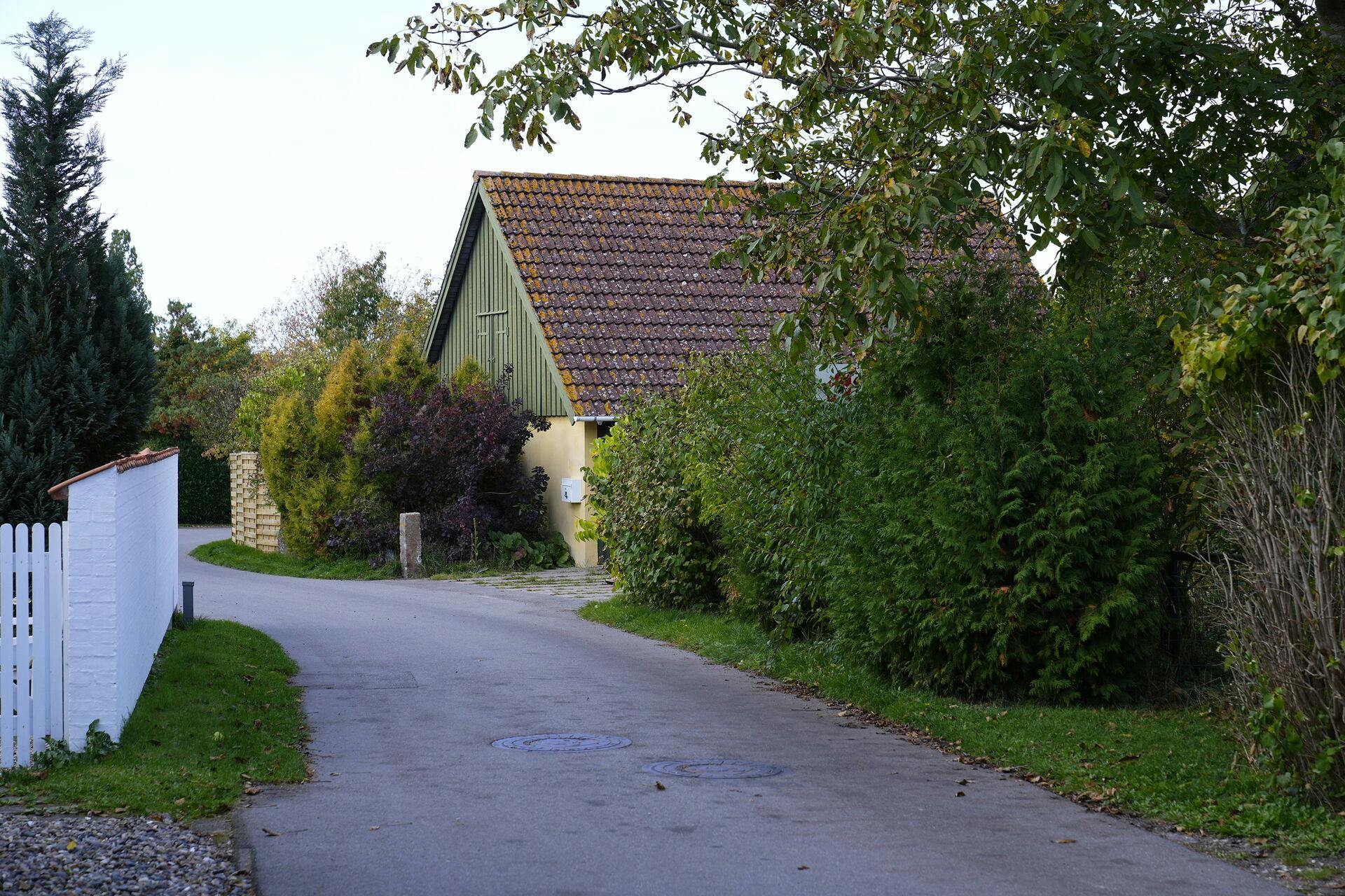 Idyllen er ikke til at tage fejl af - sådan var det bare ikke på Svanevej i Præst oktober sidste år, hvor en 49-årig mand dræbte sin kone og lille datter.