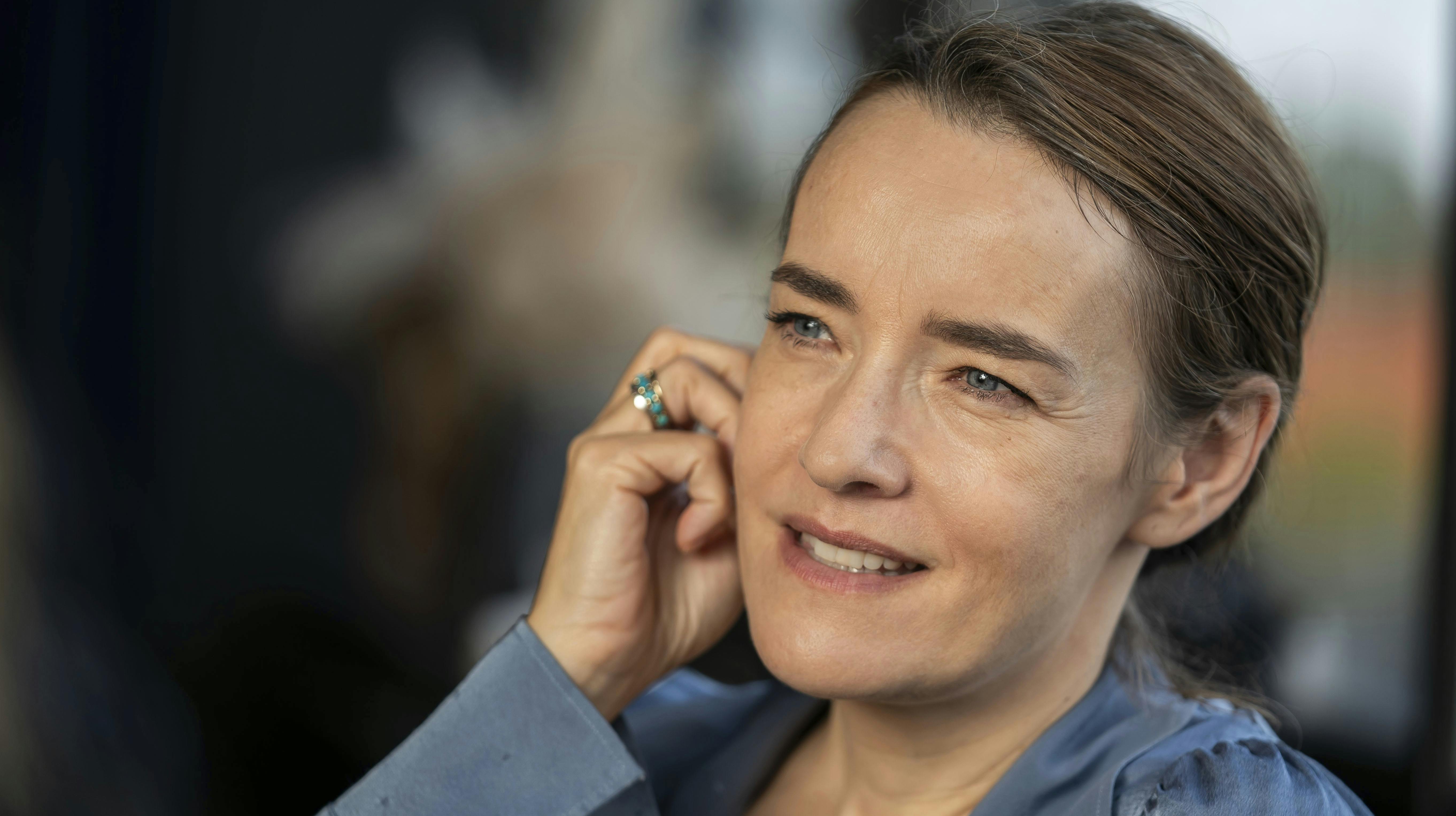 Birthe i ”Carmen Curlers” havde næppe fejret bryllup som Maria Rossing, 47. Efter vielsen tog hun og gemalen nemlig på pandarestaurant i Zoologisk Have.