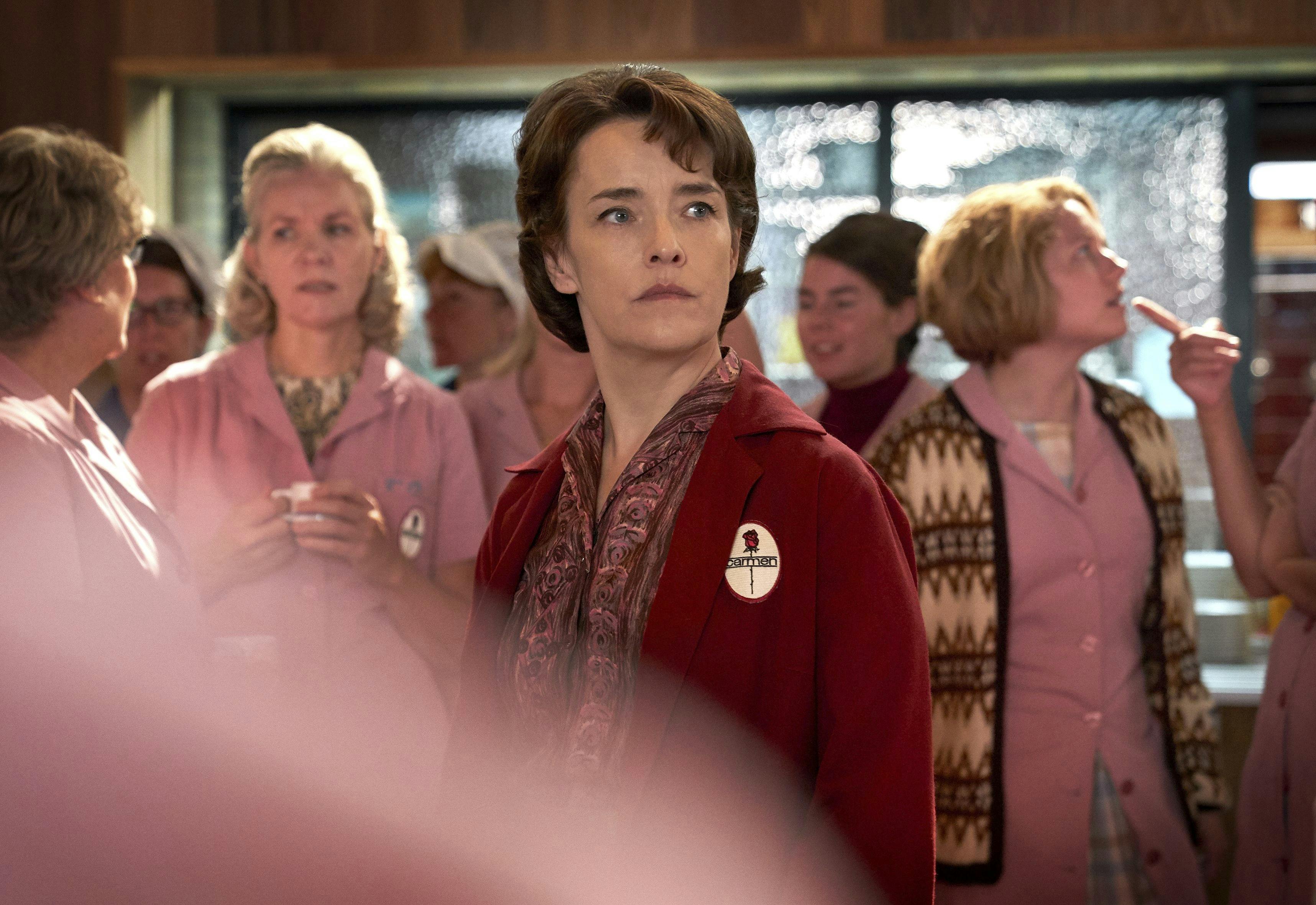 – Birthe lader sig forføre af arbejdet, fortæller Maria Rossing om sin karakter i den anden sæson af DR-hittet ”Carmen Curlers”.