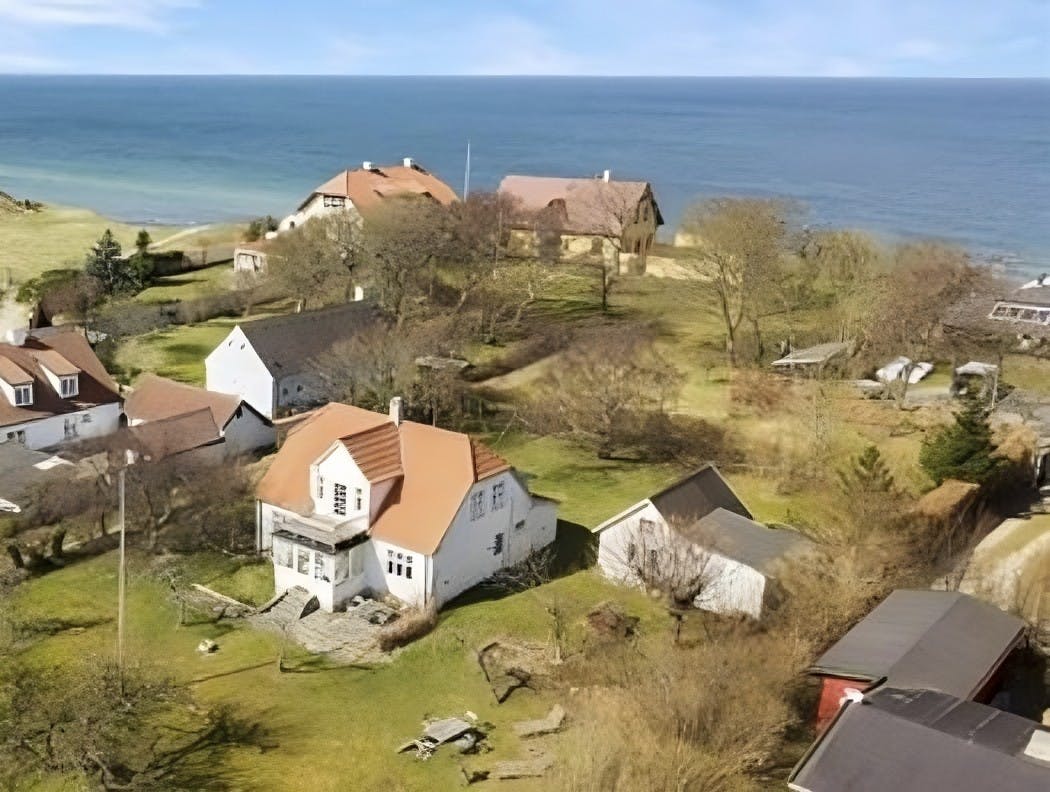 Han valgte at sælge sit sommerhus i Tisvildeleje, fordi han ikke ville betale den høje rente på lånet.