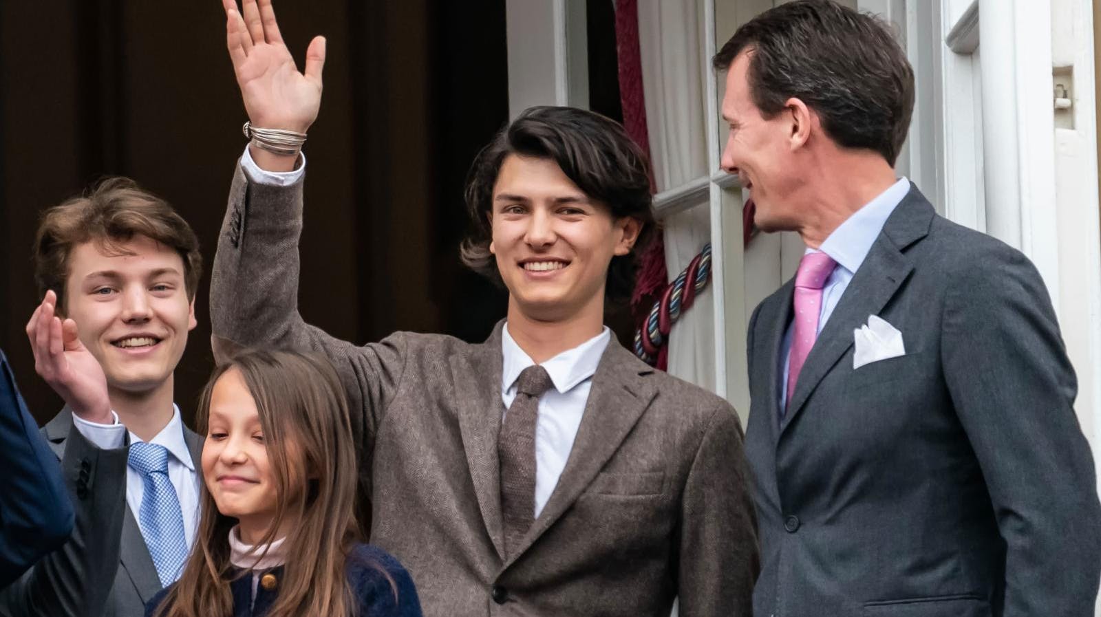 Grev Nikolai har hele sit liv poseret for kameraet.