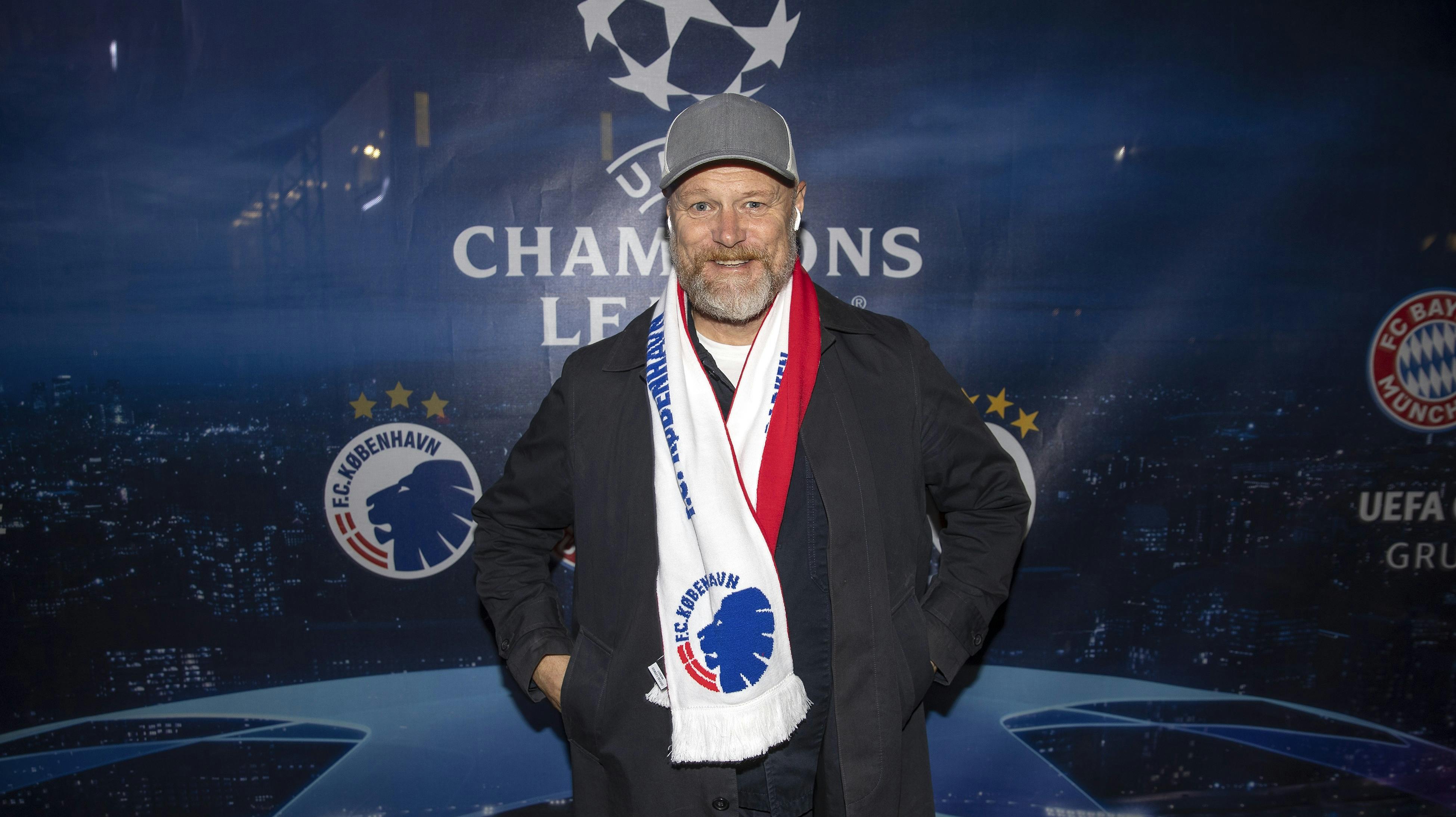 Mads Steffensen har fået ny vovhund - og den er meget sød.