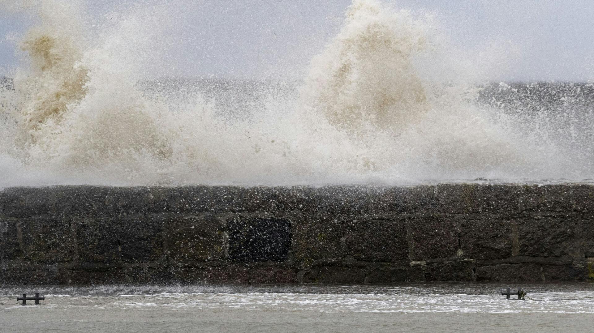 Stormvejr og oversvømmelse ved Hesnæs Havn på Falster, torsdag den 19. oktober 2023. 