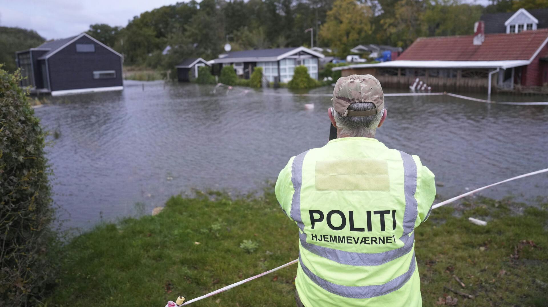 Sommerhusområdet ved Kelstrup Strand fredag den 20. oktober 2023. DMI har varslet vindstød af stormstyrke og forhøjet vandstand. (Foto: Claus Fisker/Ritzau Scanpix)