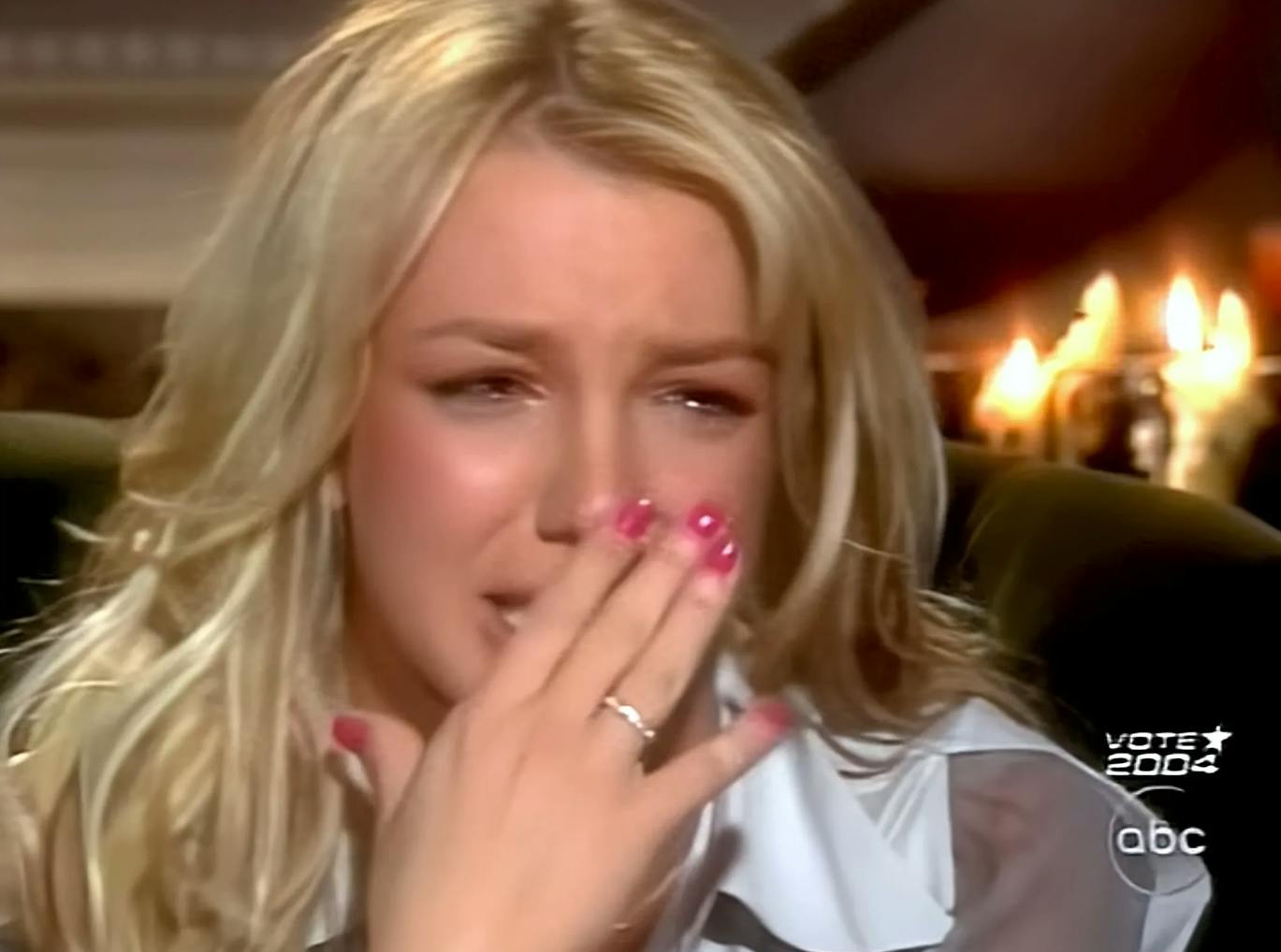Britney brød sammen, da hun i 2003 gav et interview til den amerikanske journalist Diane Sawyer. Bruddet med Timberlake havde ramt hende hårdt.