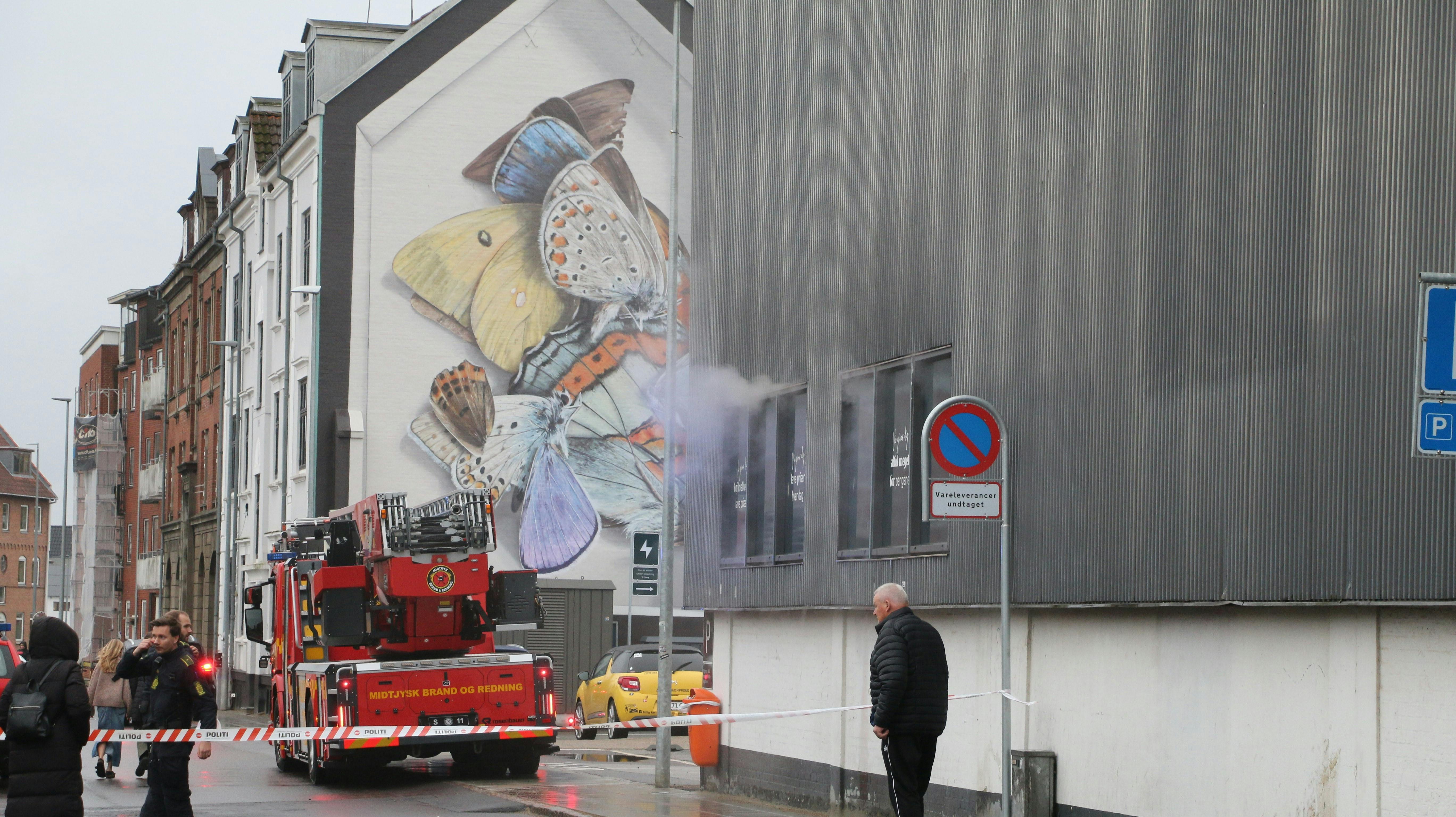Lørdag sent om eftermiddagen måtte beredskab evakuere en Føtex-butik i Silkeborg 