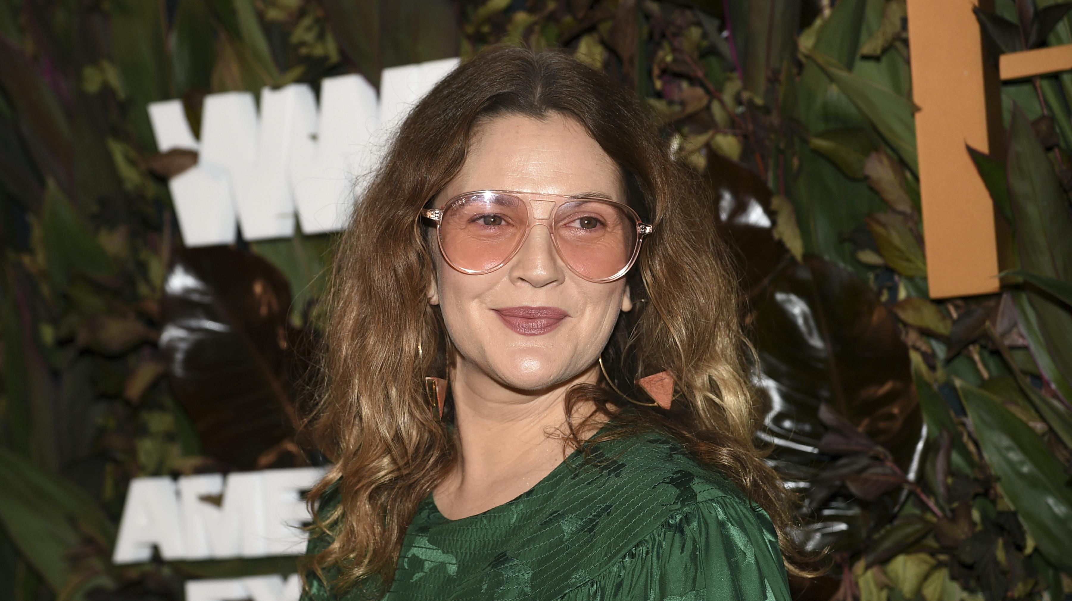 Drew Barrymore har officielt varet single de seneste syv år, men nu afslører hun altså, at der er en særlig mand i hendes liv 