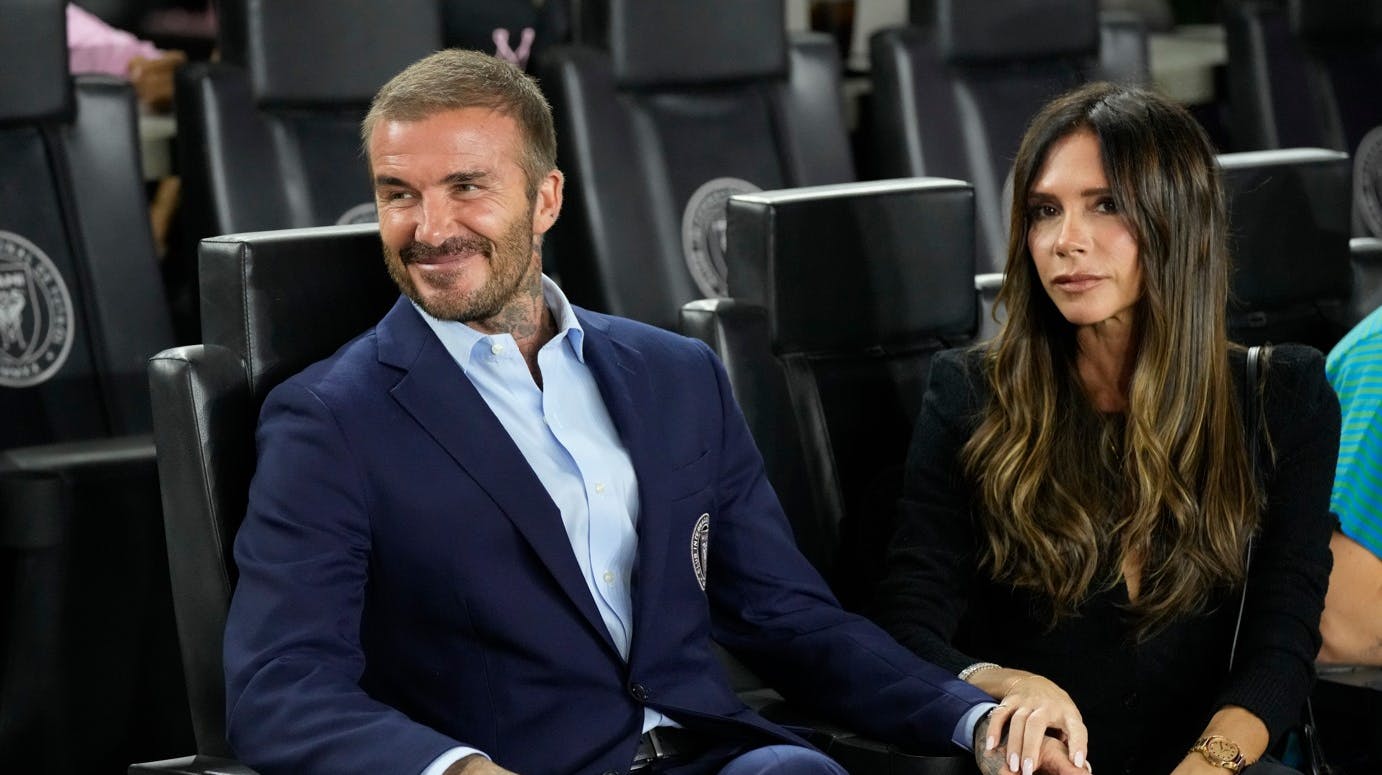 Victoria Beckham ringede til elskerinden, der fandt David Beckham med en anden model. 