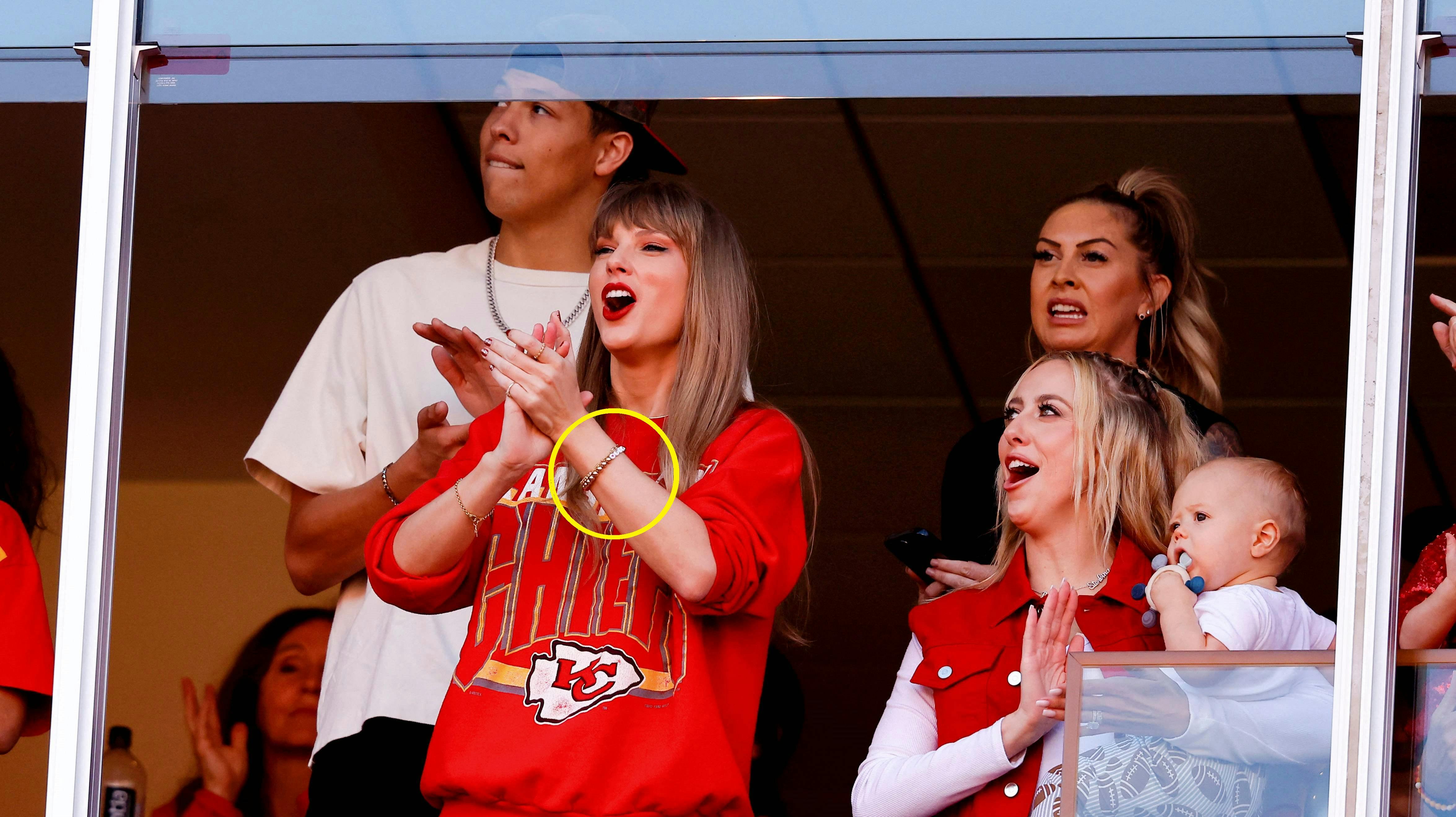 KANSAS CITY, MISSOURI - OCTOBER 22: