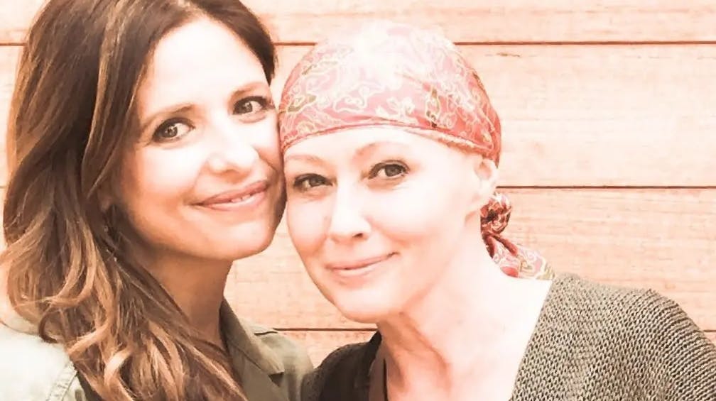 Sarah Michelle Gellar har været der for Shannen Doherty gennem hele hendes kræftsygdom.