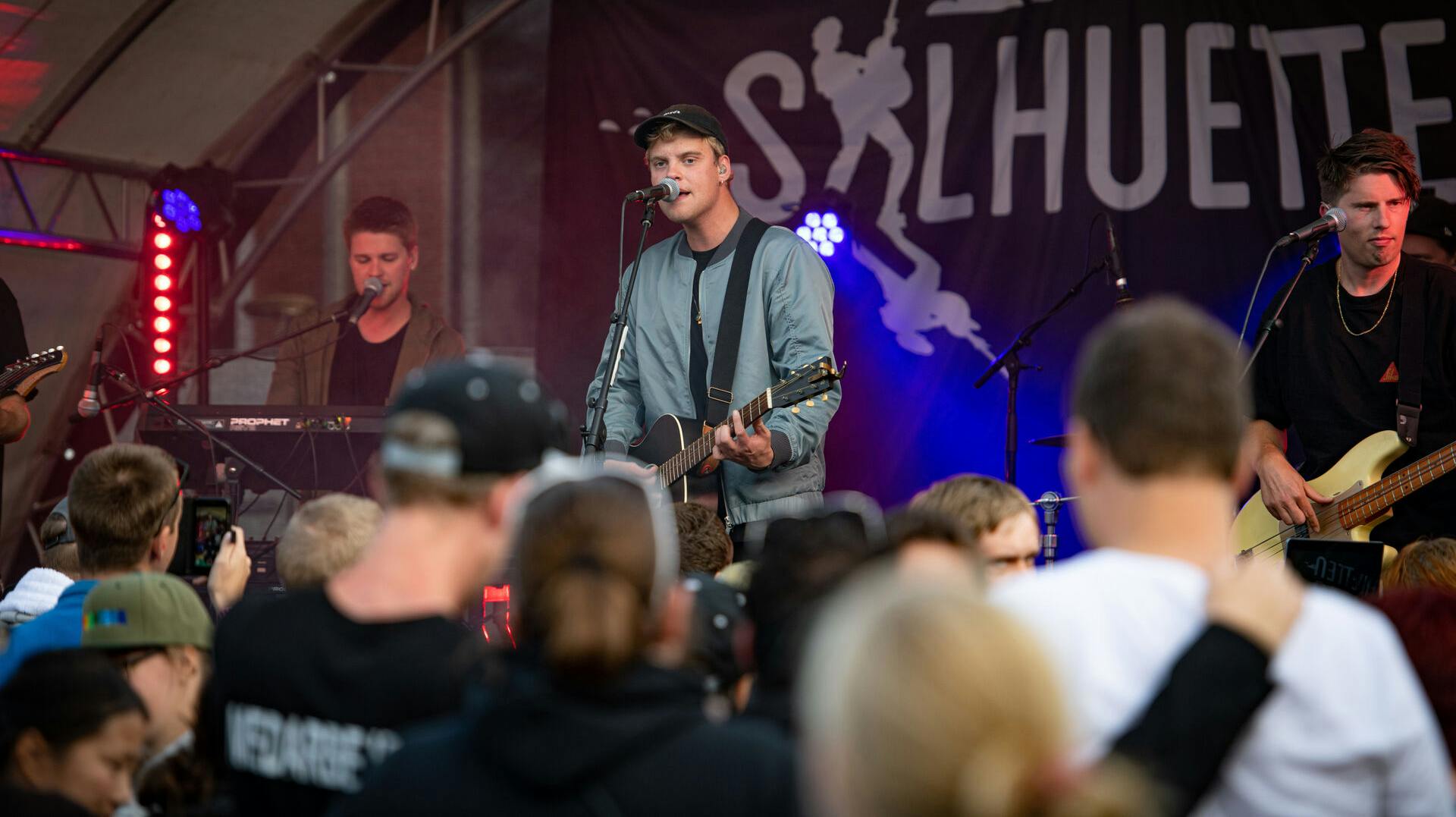 Den danske sanger og sangskriver Hjalmer Larsen spiller koncert på Kansas City under Silhuetten 2019 i Odense.