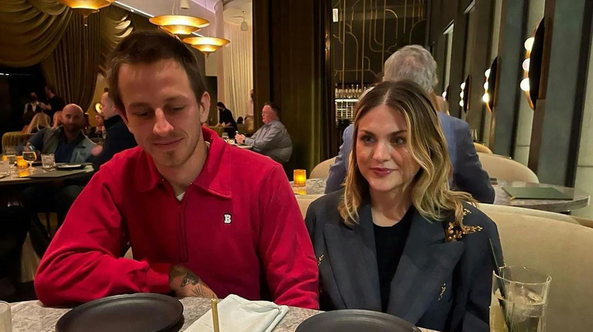 Riley Hawk og Frances Bean Cobain, der er børn af meget kendte fædre, er blevet smedet.