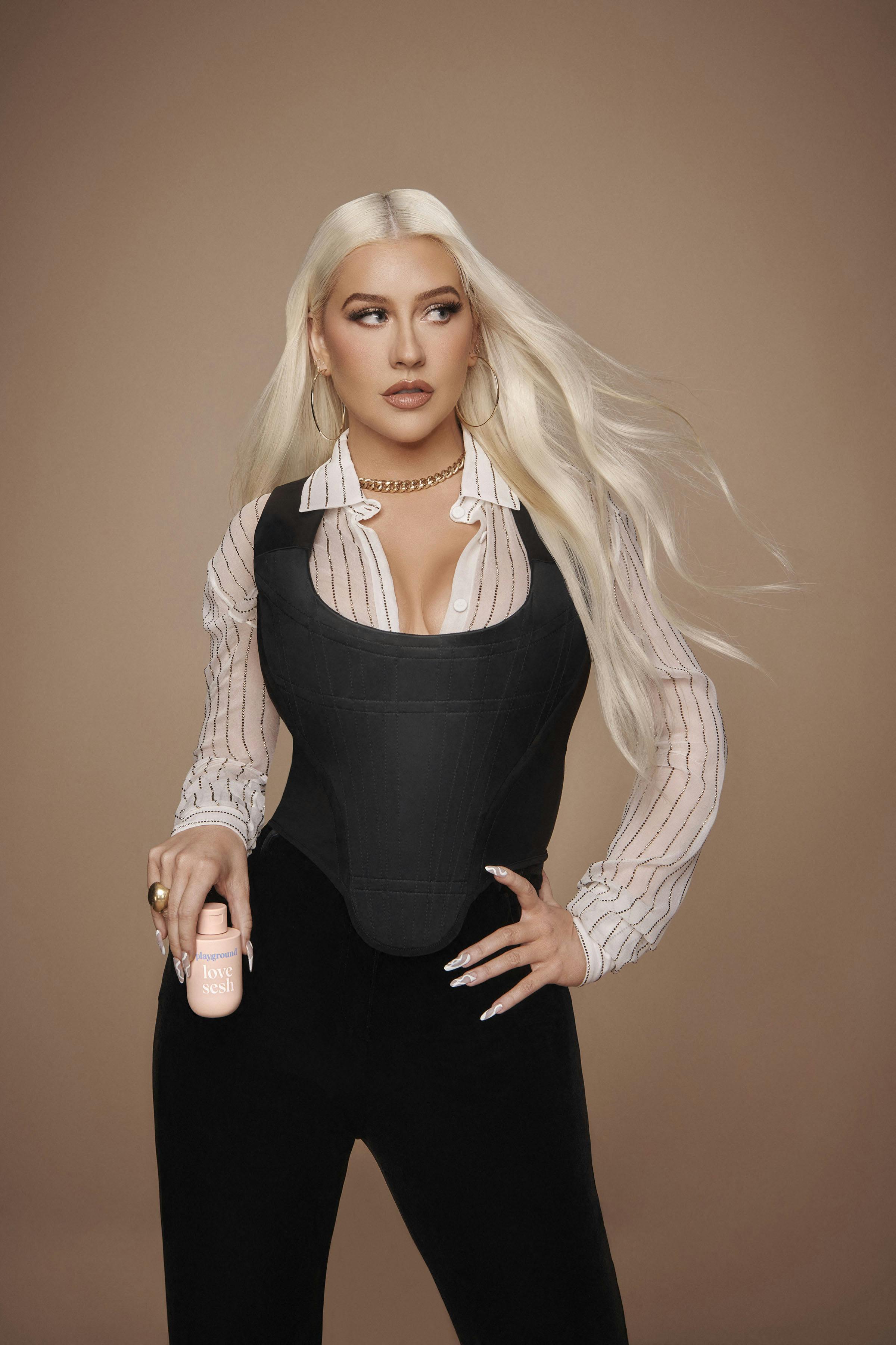 Christina Aguilera forsøger nu at booste salget af glidecreme med en annonce på sin Instagram-profil.