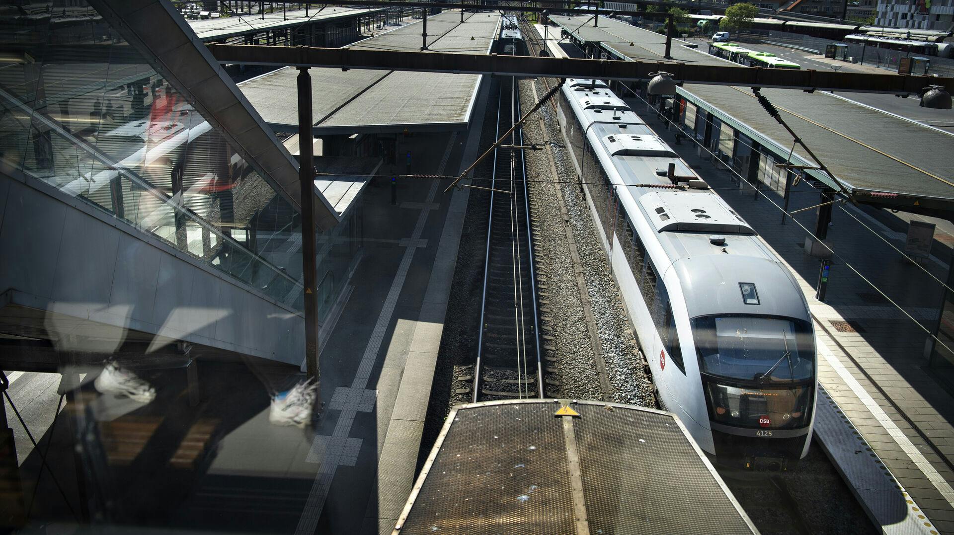 To tog kommer til at holde stille i en time natten til søndag på Odense Banegård.