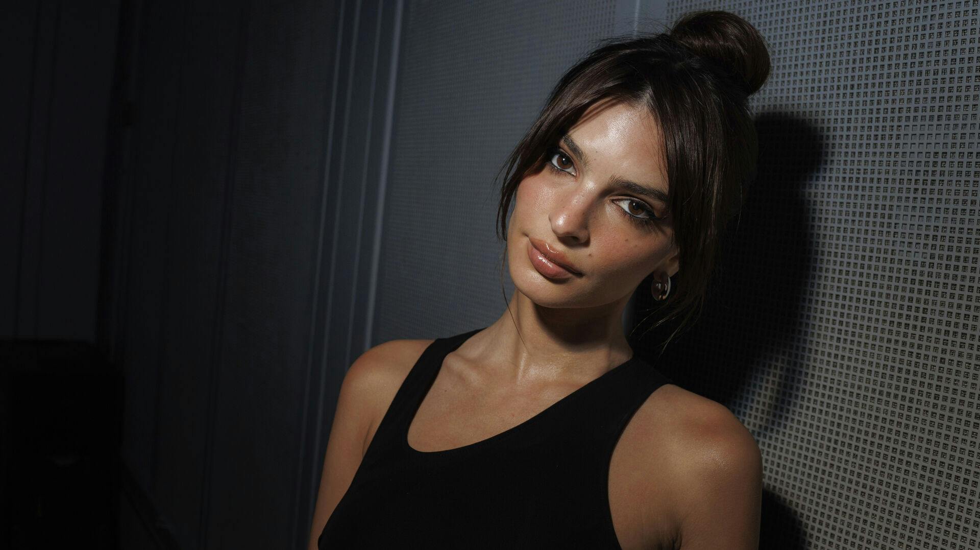 Emily Ratajkowski får som altid det bedste ud af singletilværelsen.