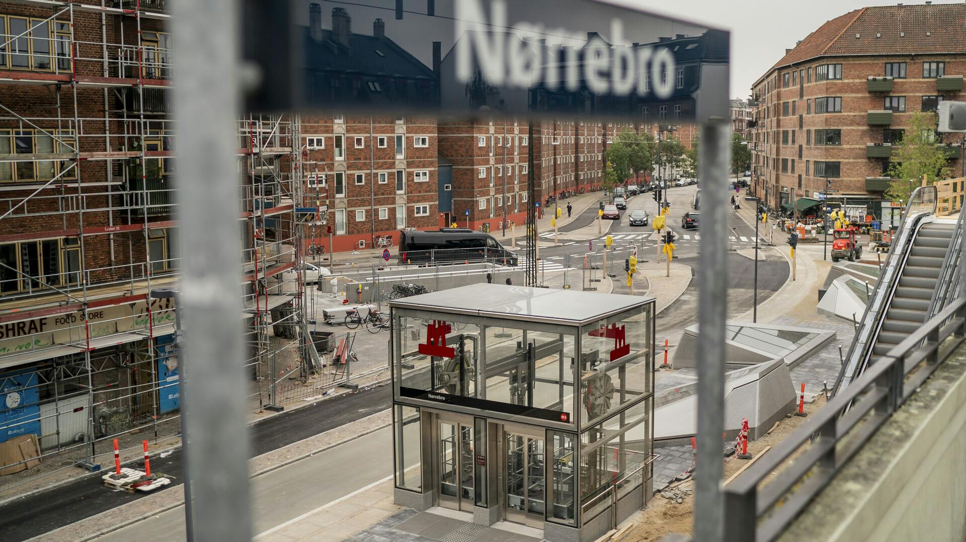 To personer er blevet anholdt i forbindelse med et knivstikkeri på Nørrebro Station tirsdag.