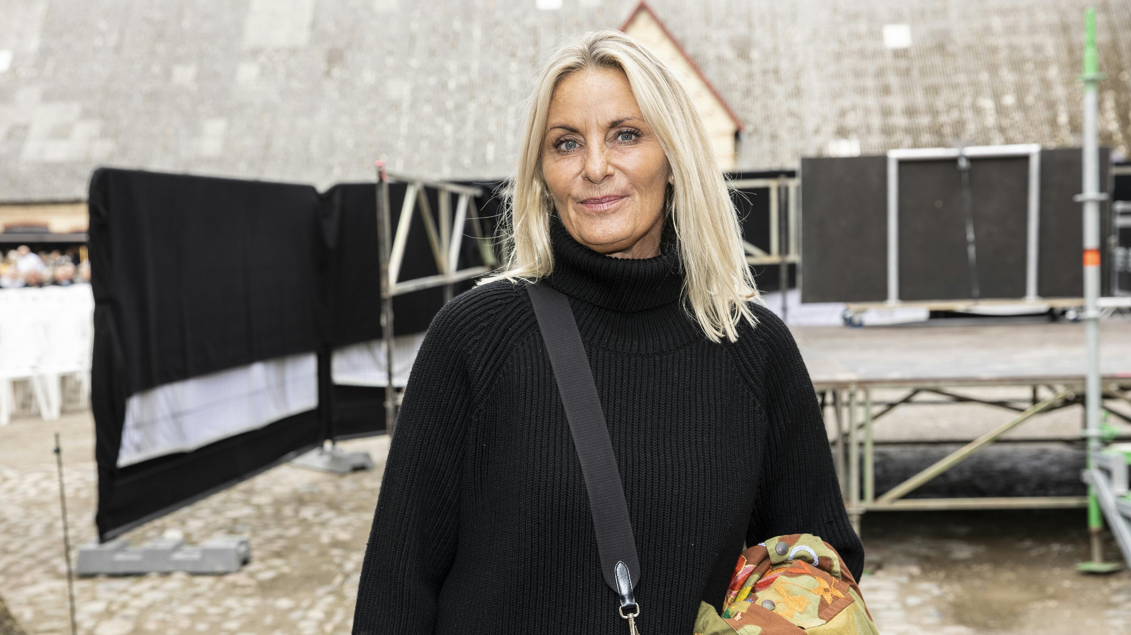 Tine Høgh mindes sin afdøde mand, Lars Høgh. 