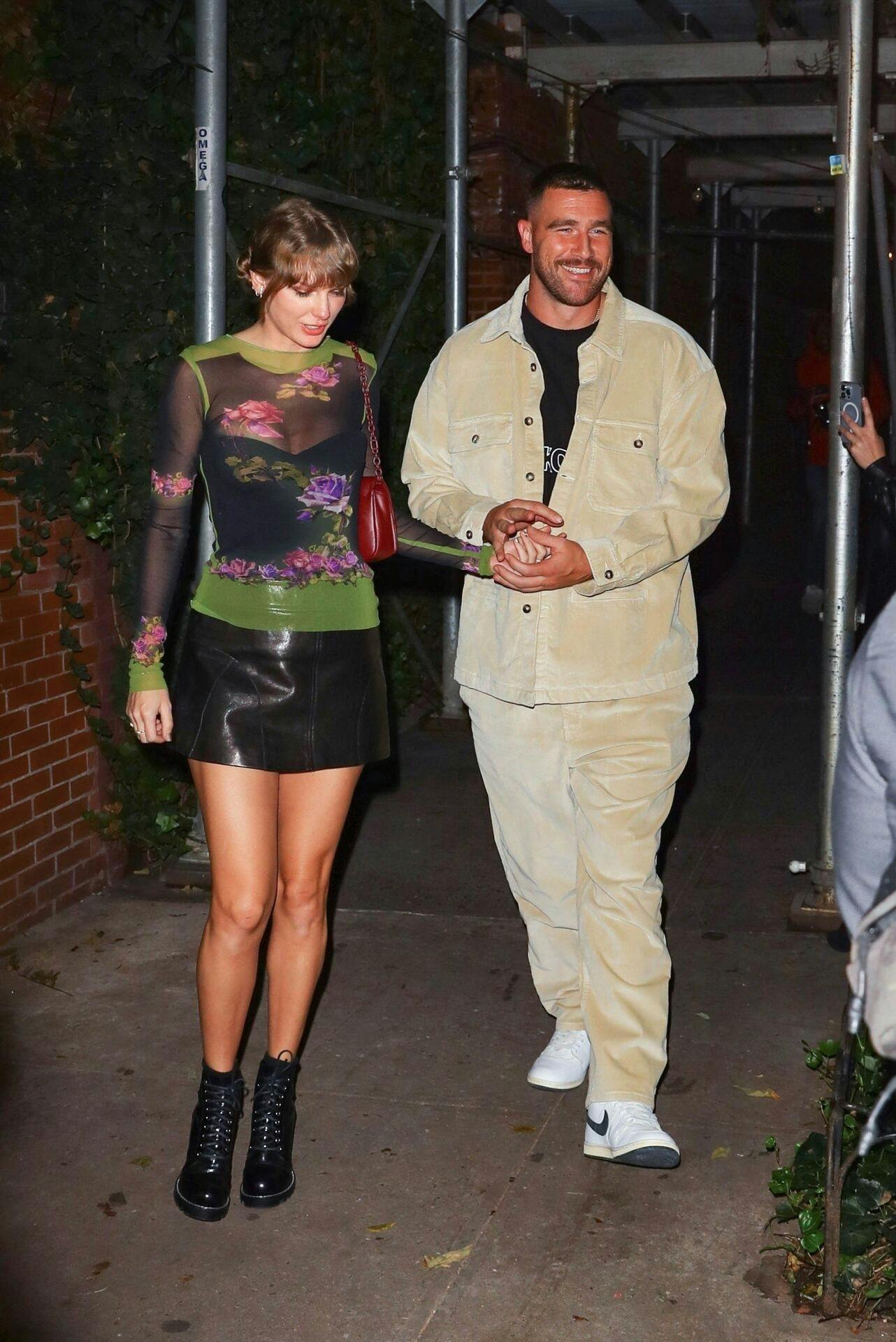 New York, NY - Lovebirds Taylor Swift a