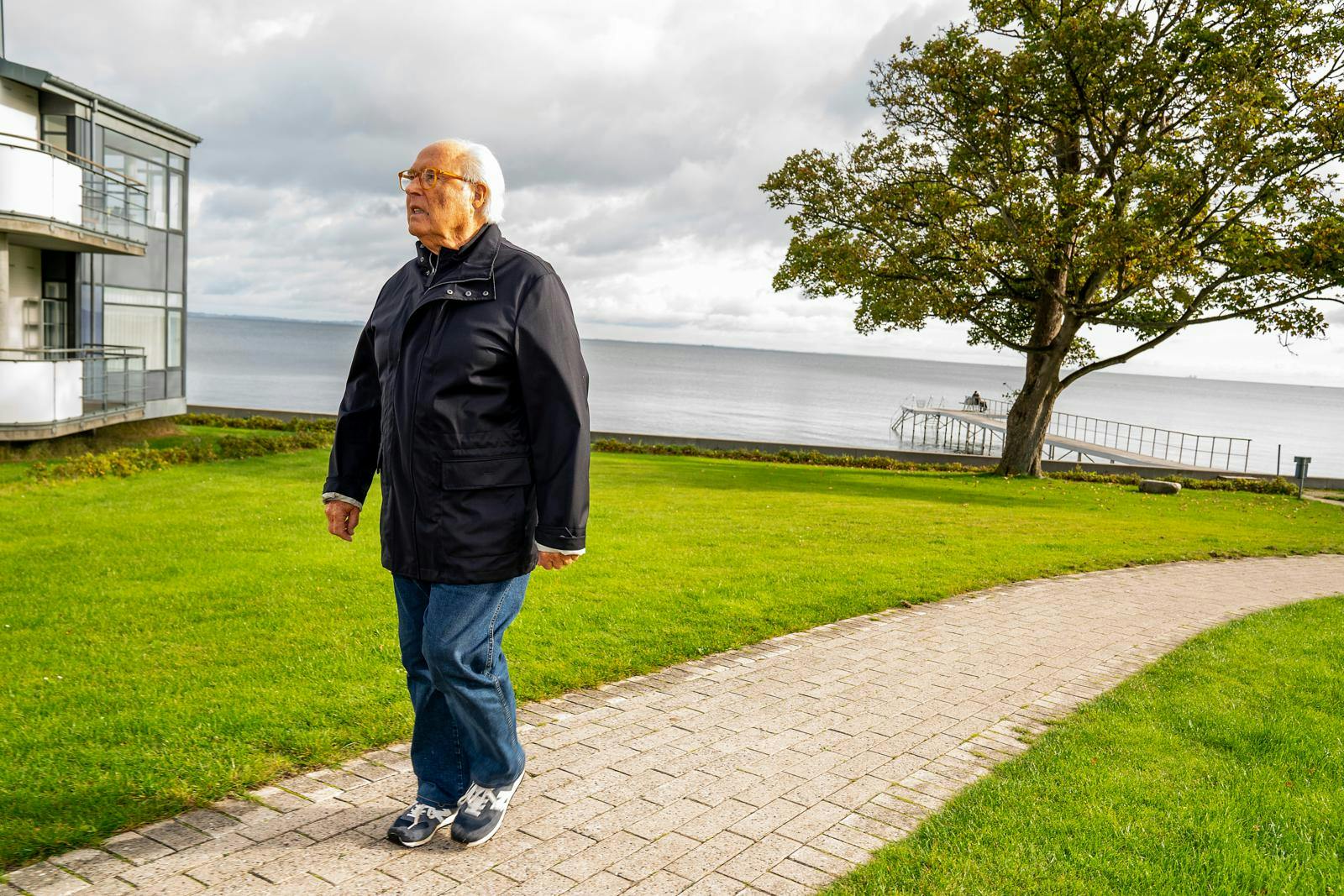 Flemming har travlt. Han skriver på en bog, og han og Viaplay har indgået en aftale om at lave en serie om hans liv i fodbold.