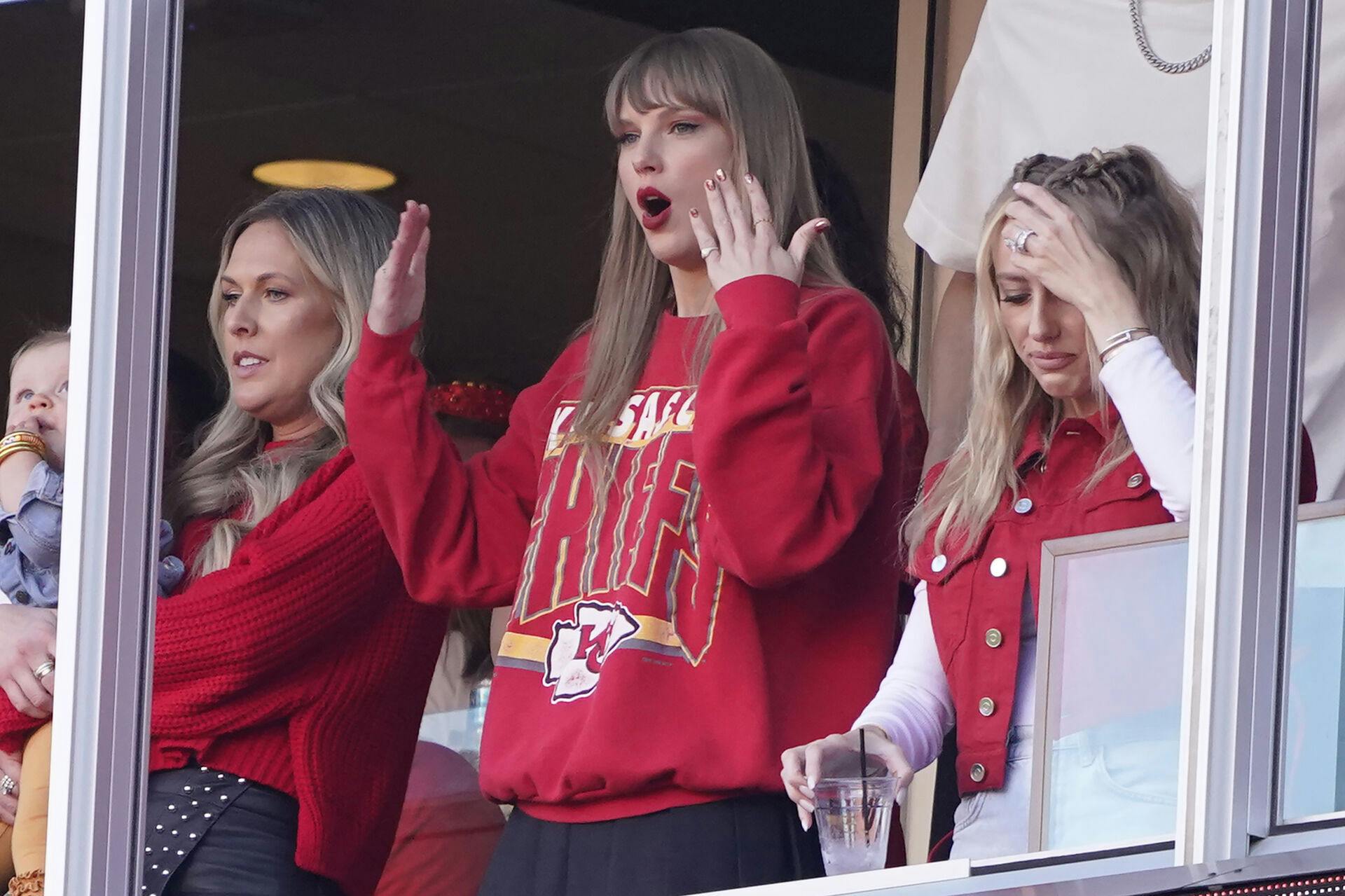 Taylor Swift skulle angiveligt være interesseret i at købe den danskejede klub Notts County. Brødrene Alexander og Christoffer Reedtz afviser dog, at historien skulle være rigtig.