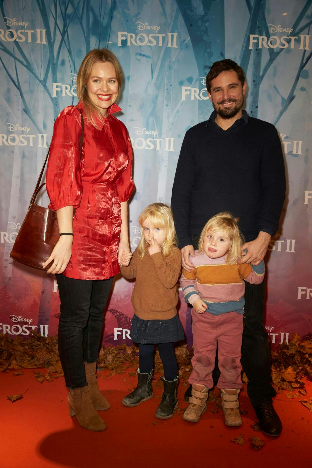 Skuespilleren bor i Valby sammen med sin kæreste, Natalie Toro Stokholm, som han har døtrene Cleo, otte, – her til premiere på ”Frost 2” med en lille veninde i 2019 – og Edie, tre, sammen med.