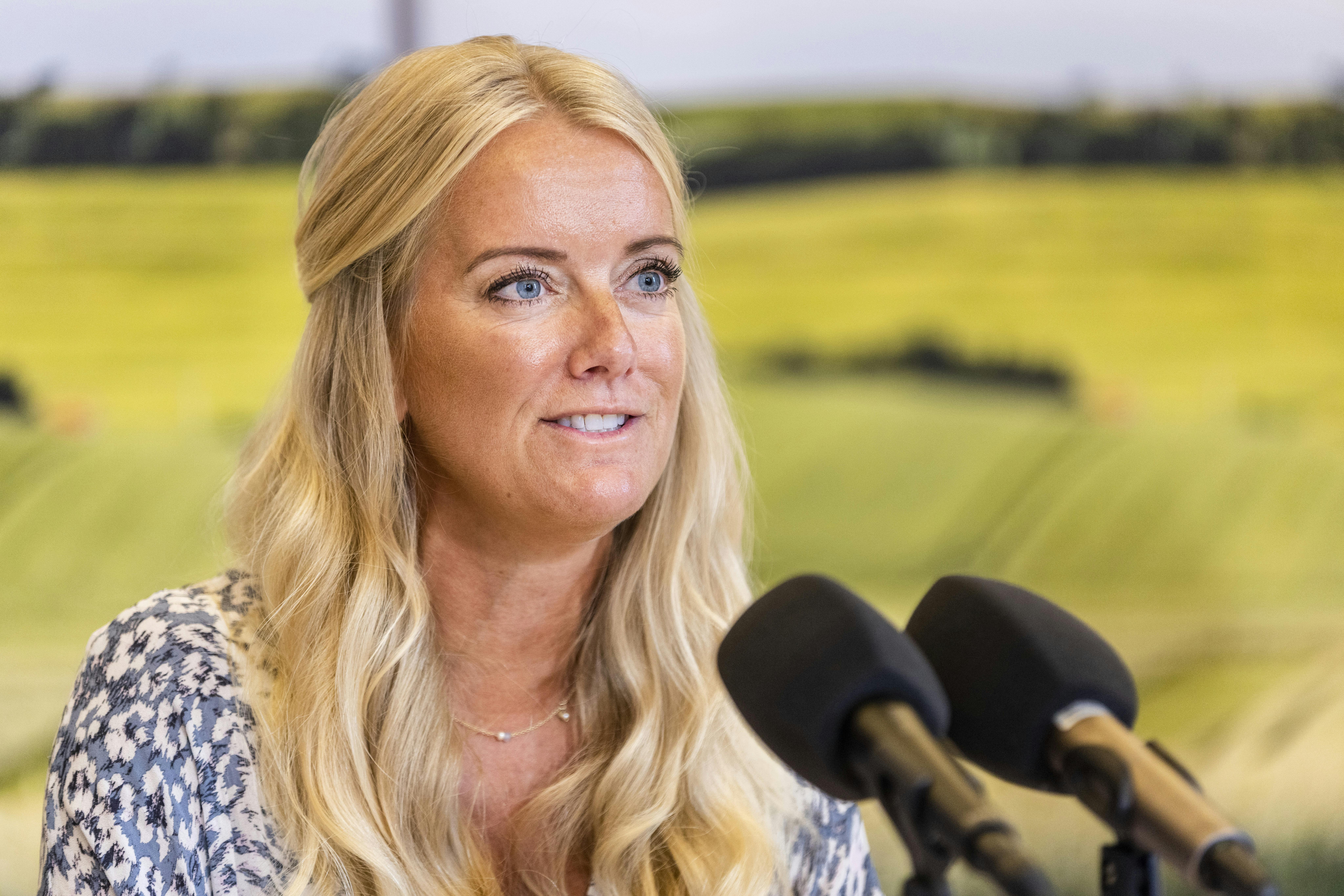 – Når jeg i dag igen stiller mig til rådighed som formand for Nye Borgerlige, så er det uden slutdato, siger hun i sin årstale.