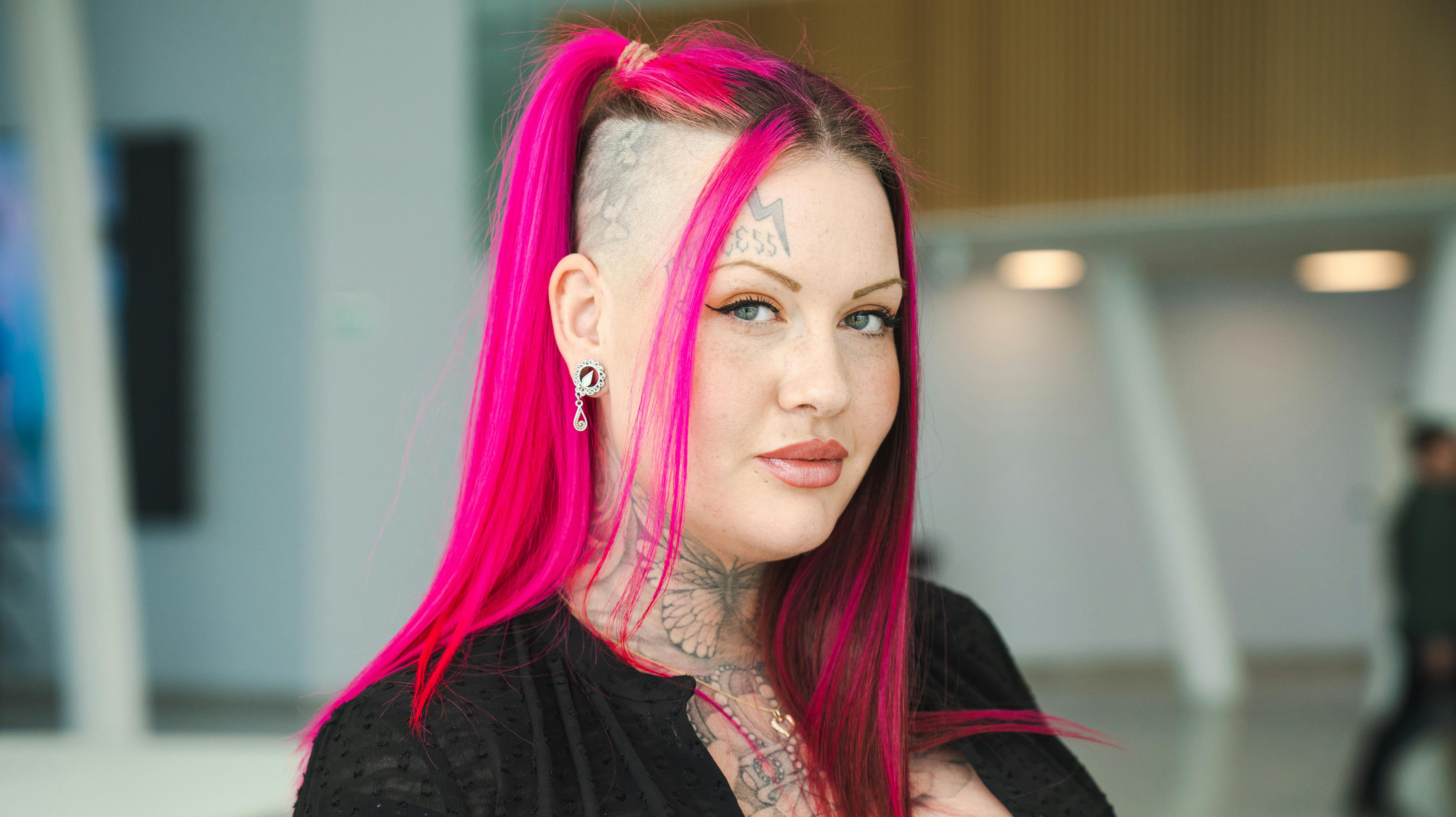 Trine og Josefine fra “Kærlighed hvor kragerne vender” er gæster.