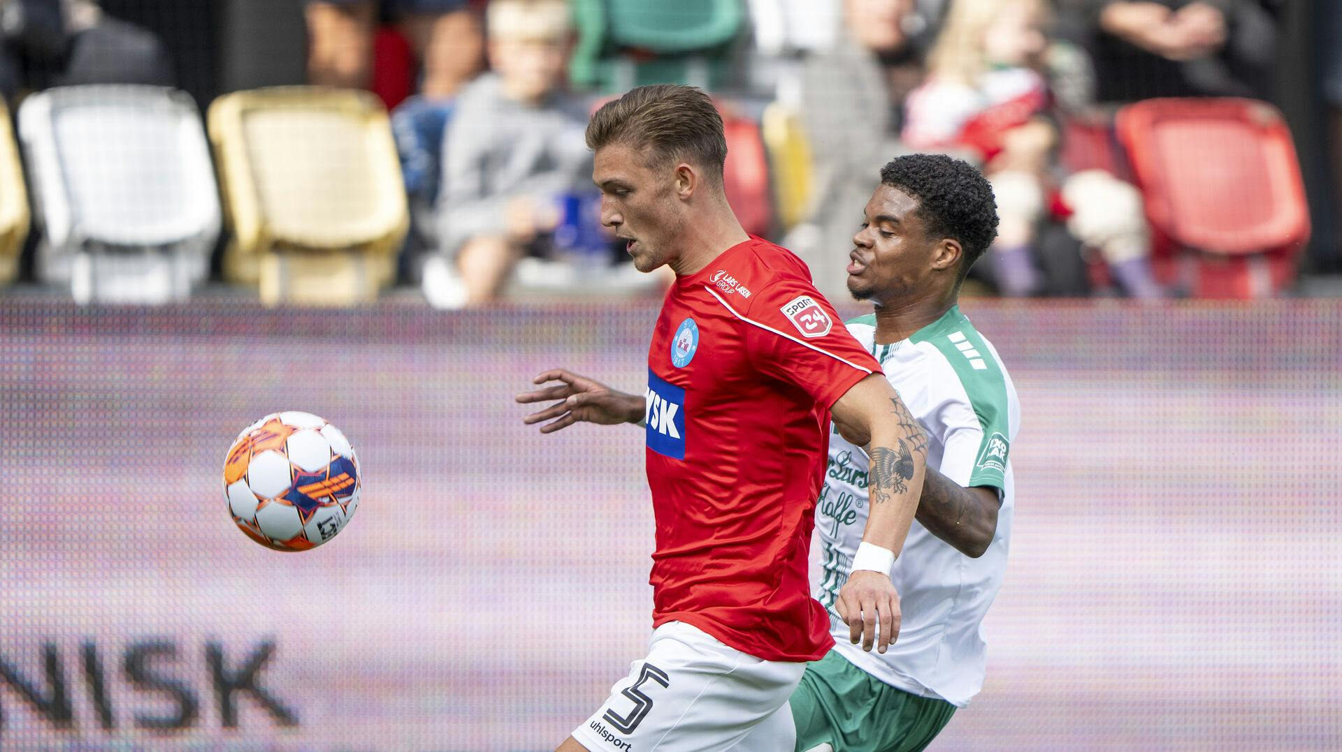  Oliver Sonne i den røde Silkeborg-trøje.