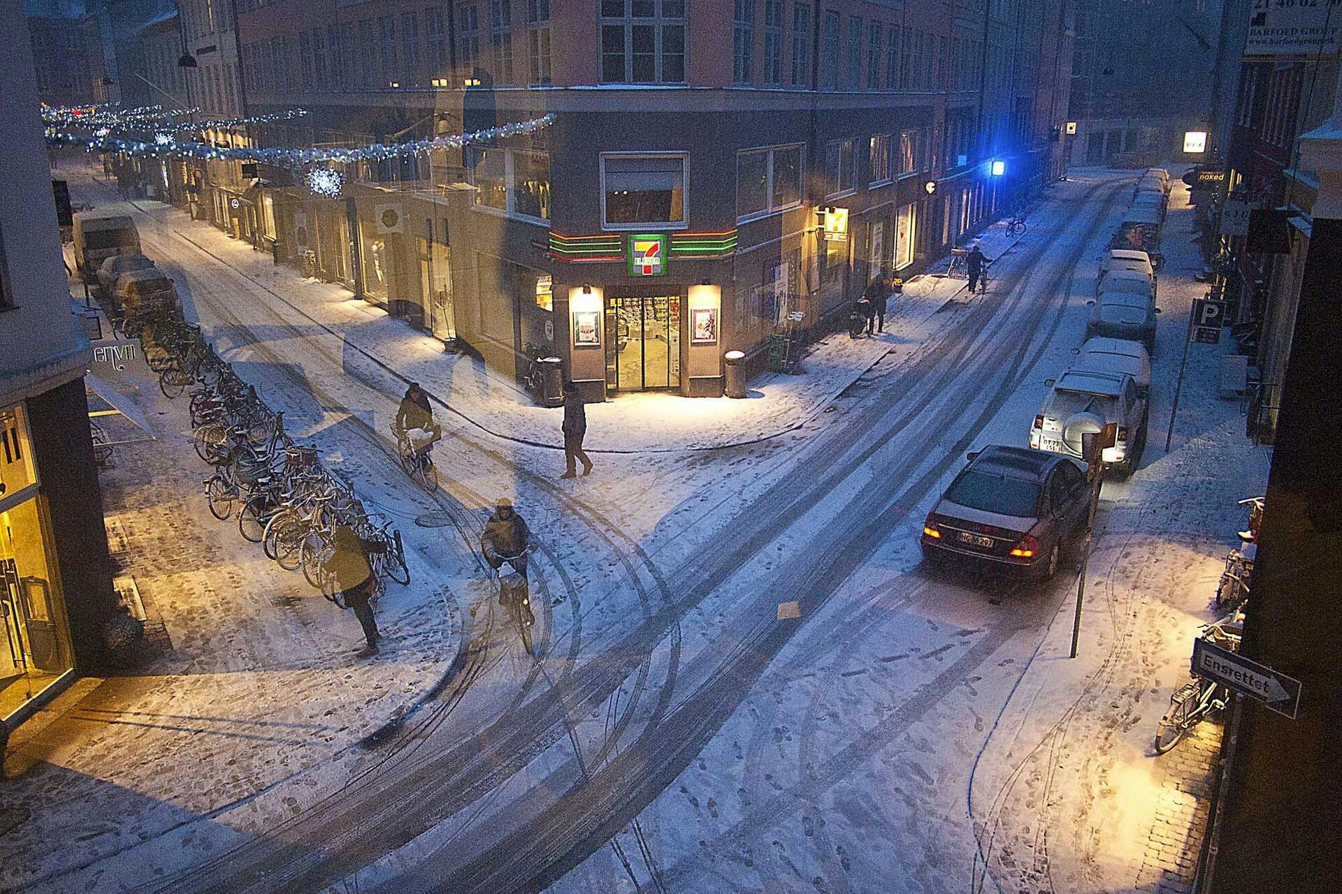 Sne og slud i Pilestræde 23. december 2012. (Foto: Lars Rievers/Scanpix 2012)