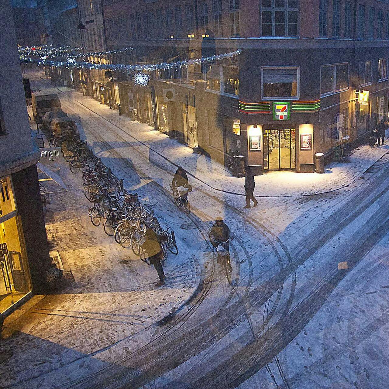 Sne og slud i Pilestræde 23. december 2012. (Foto: Lars Rievers/Scanpix 2012)