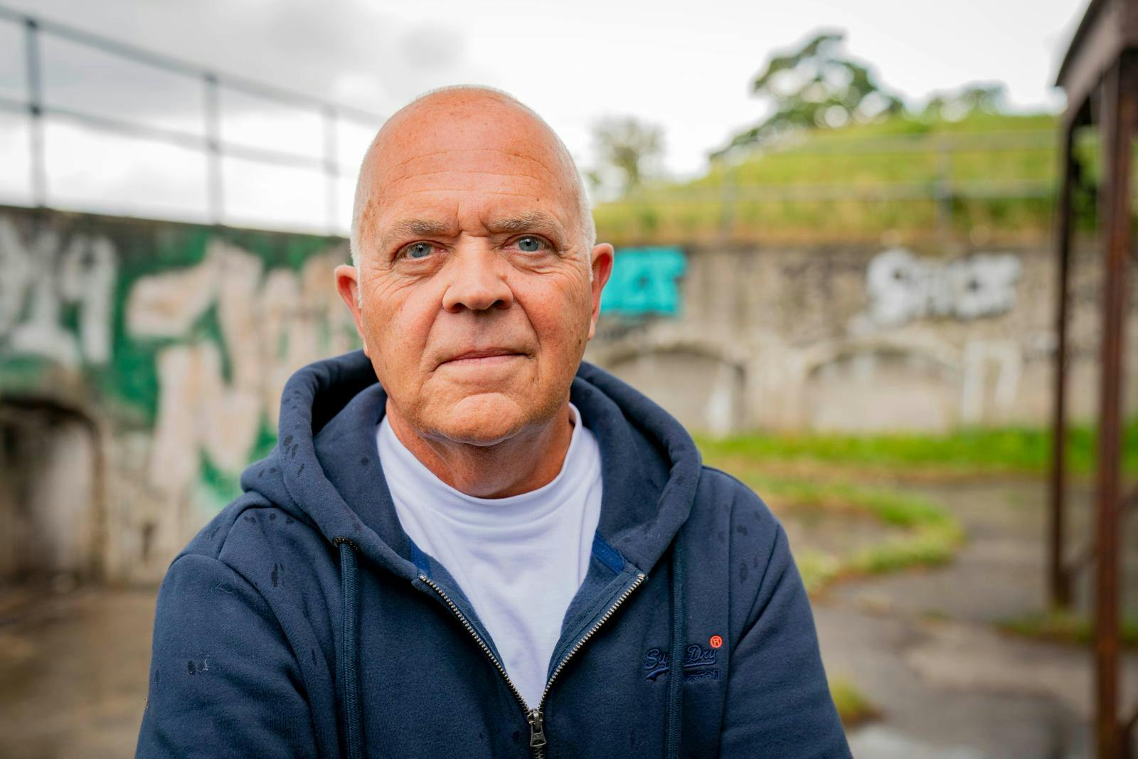 I år er Jes kommet tilbage på skærmen som vært på DK4-programmet ”Vi elsker fodbold”.