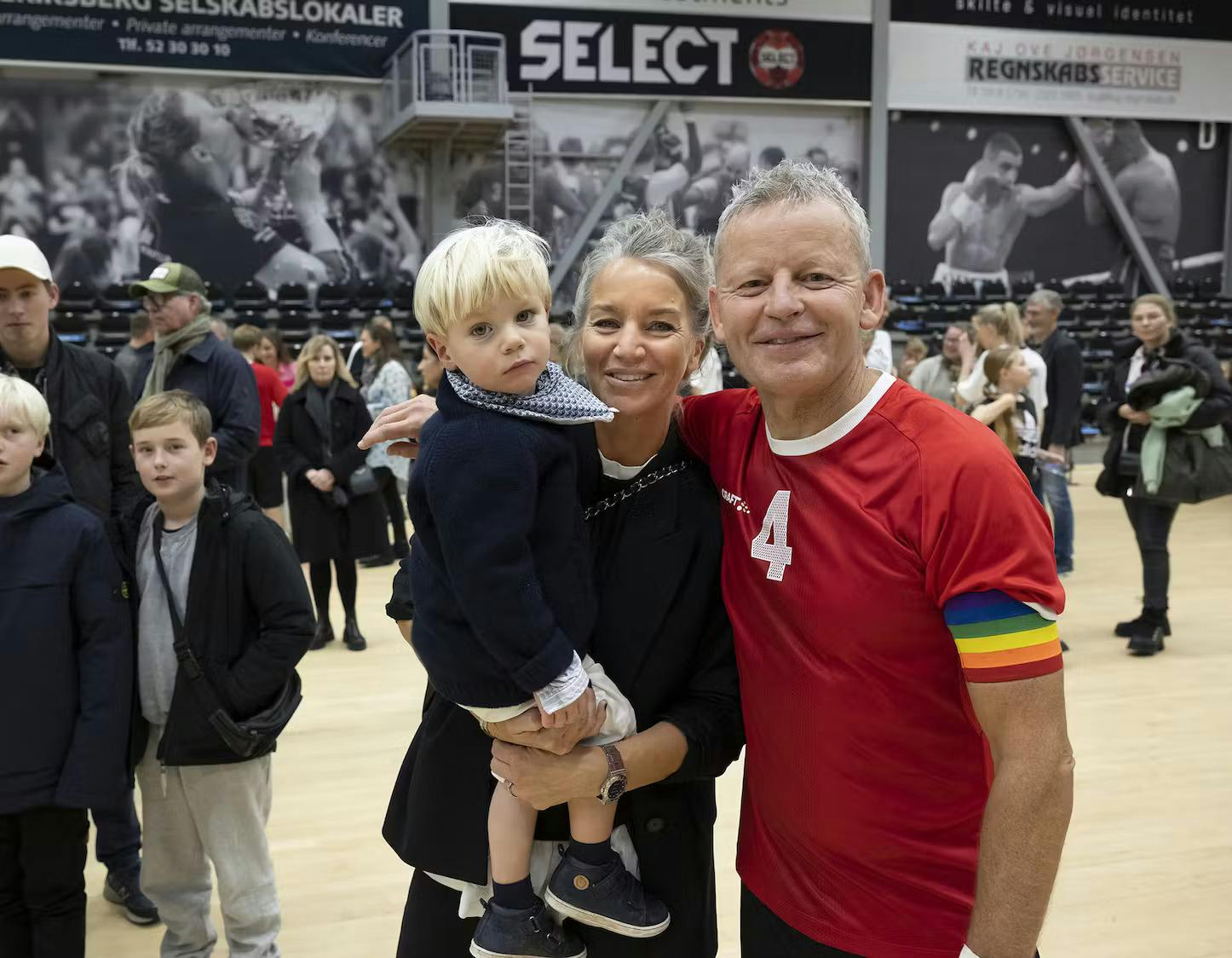 Bubber er gift med Signe Rossing.