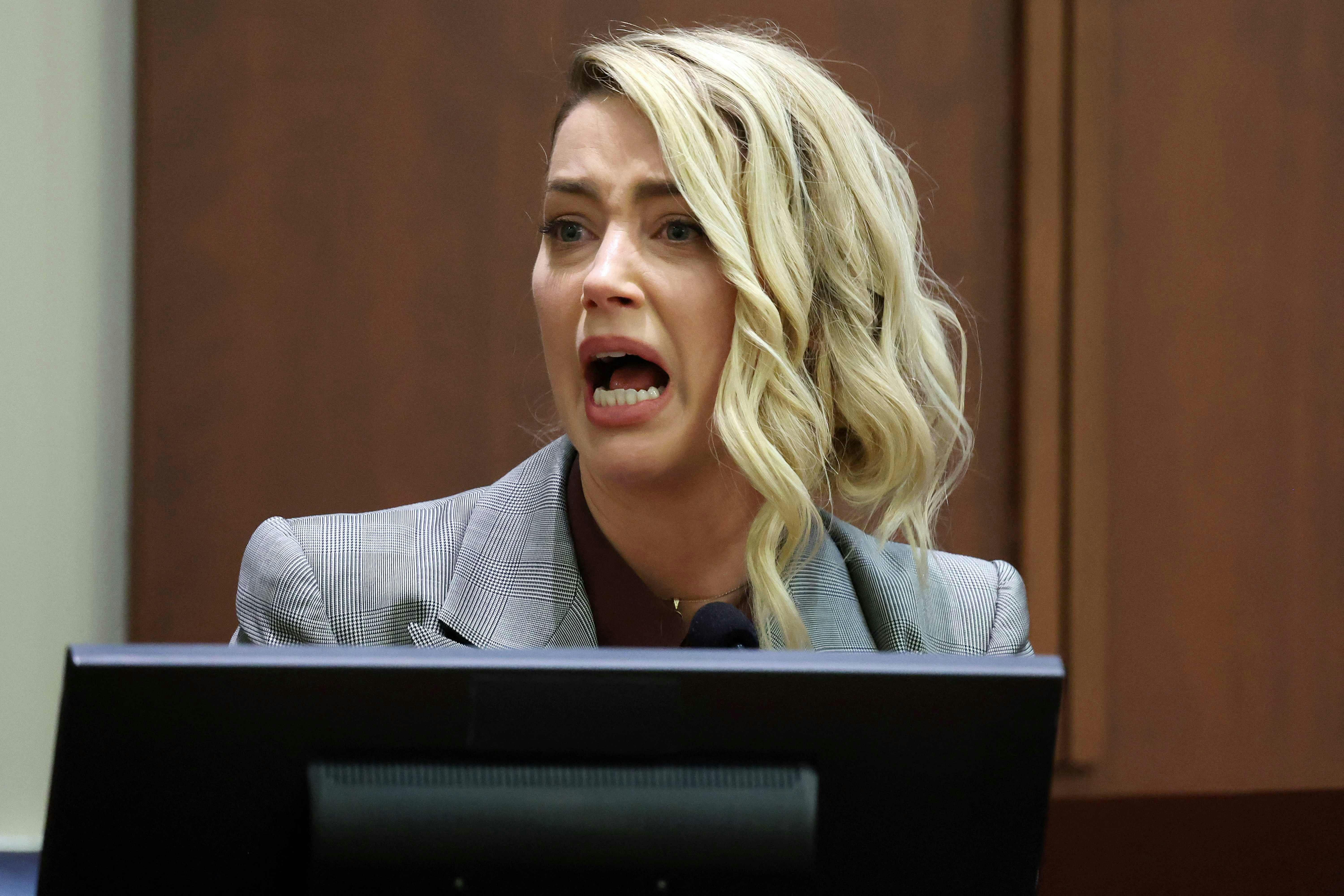 Rigtig mange mennesker rettede kritik mod skuespiller Amber Heard, der modsagsøgte Johnny Depp i 2022. Hun endte med at tabe sagen om injurier.