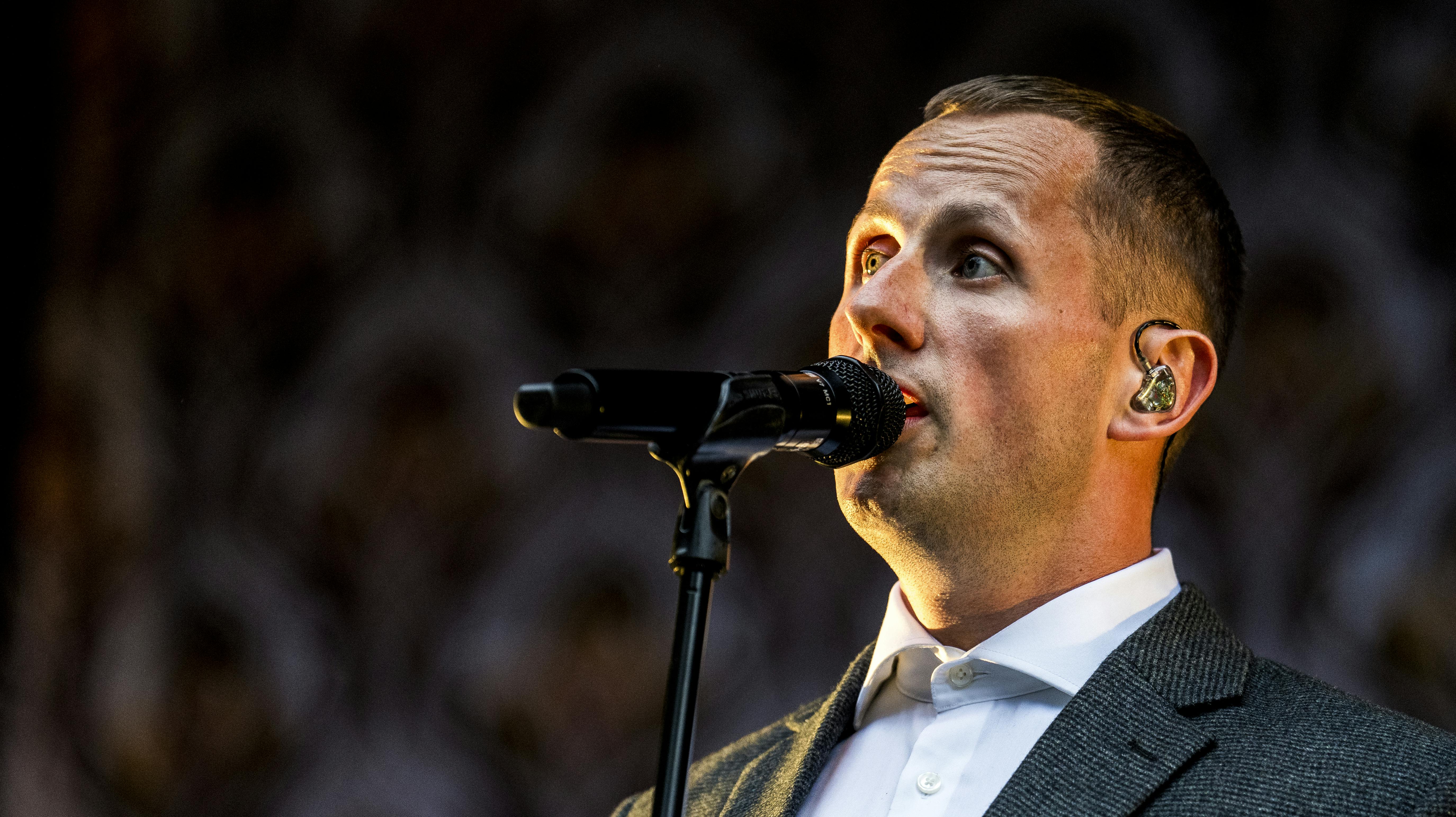 Den danske sanger Benjamin Hav spiller koncert med sit band Familien under SmukFest 2023 i Skanderborg, d. 3/8 2023.