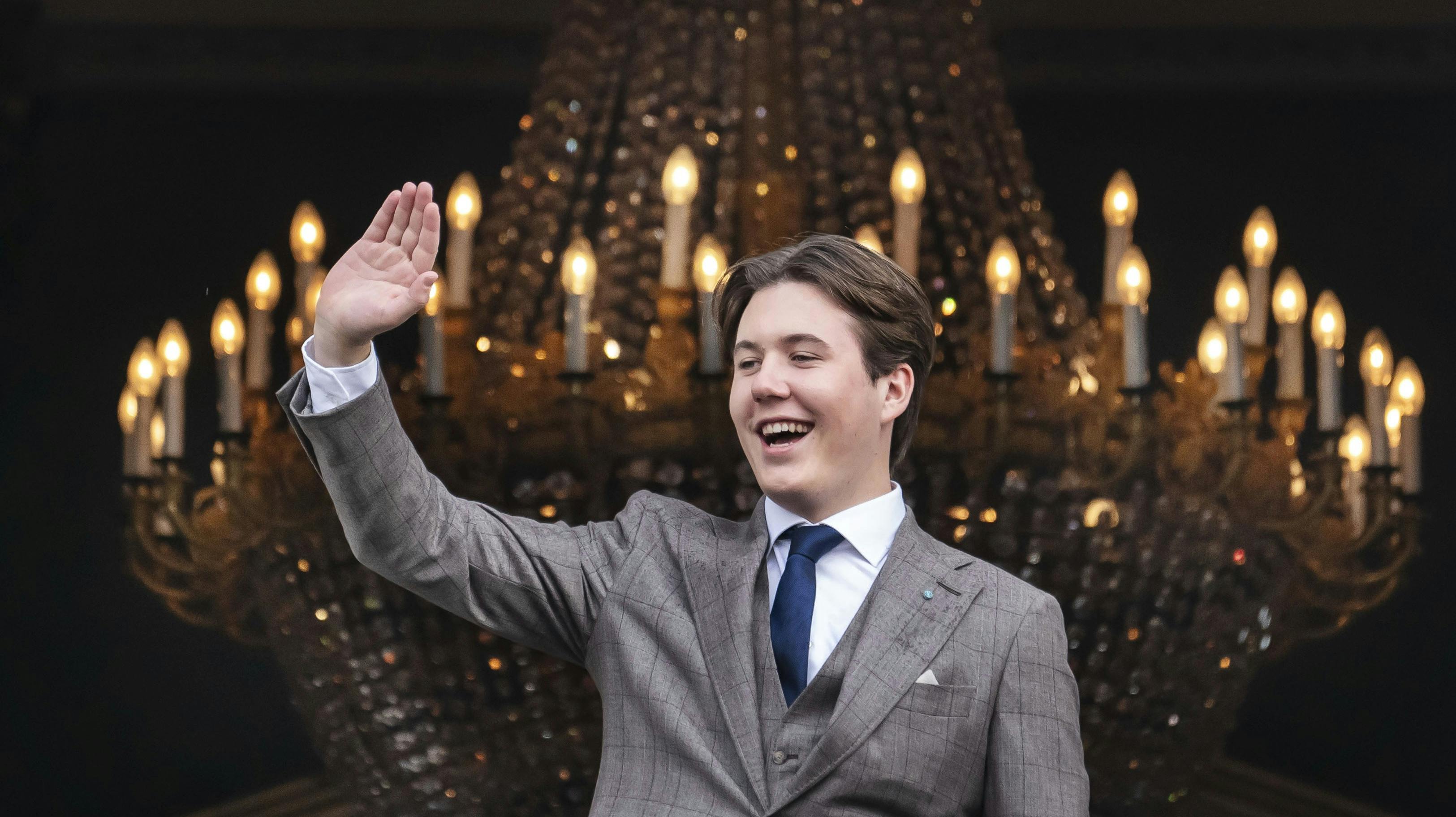Prins Christian var i hopla, da han fyldte 18 år den 15. oktober – og torsdag fejrede prinsen så, at han nu kan komme på klubben.