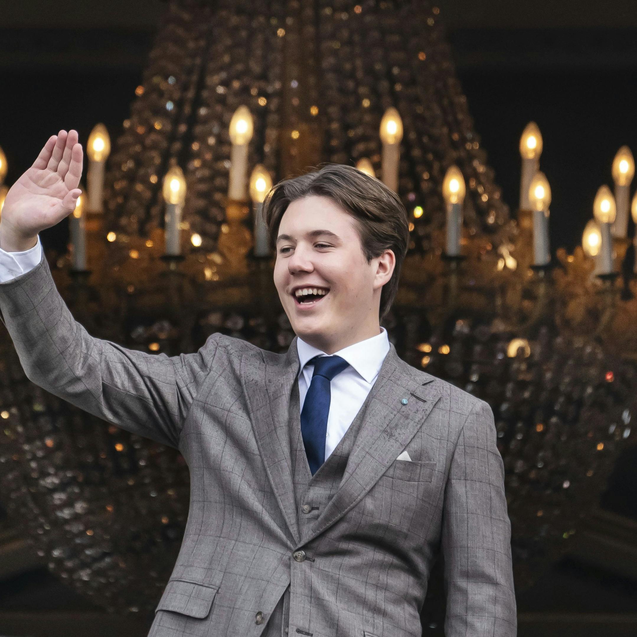 Prins Christian var i hopla, da han fyldte 18 år den 15. oktober – og torsdag fejrede prinsen så, at han nu kan komme på klubben.