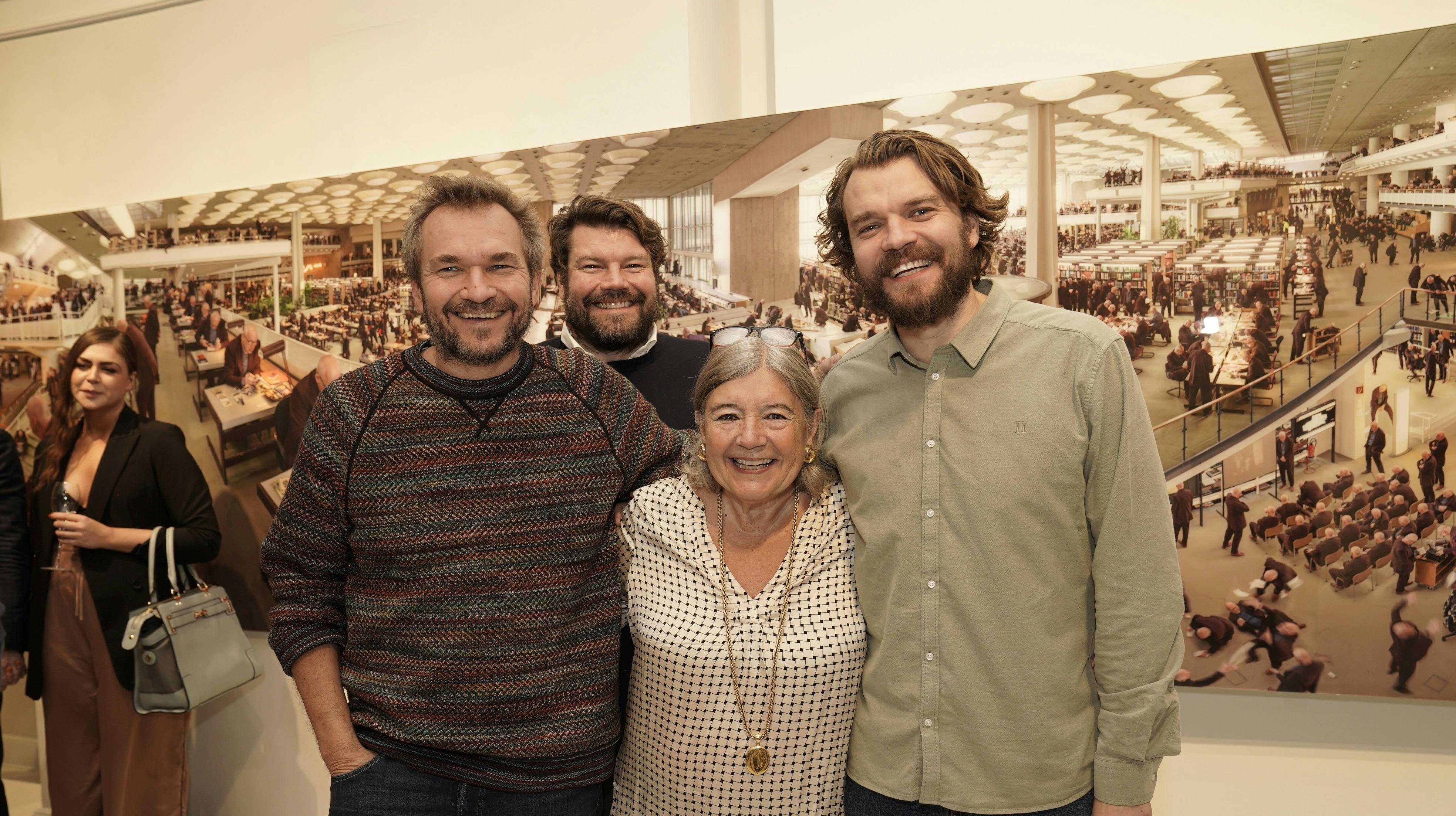Patricia Asbæk afholder bogreception i indre København, og der er allerede spækket med kendte ansigter. 