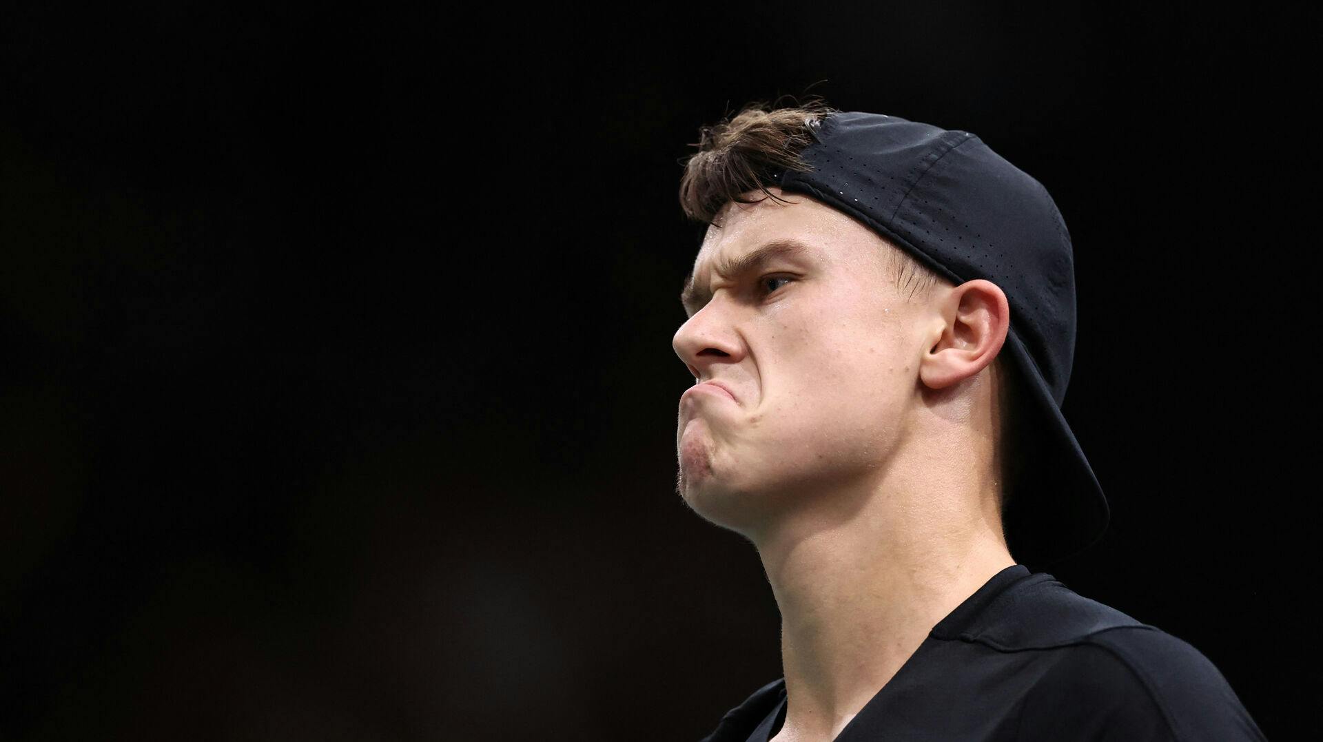 Tennis - ATP Masters 1000 - Paris Masters - AccorHotels Arena, Paris, France - November 3, 2023 Denmark's Holger Rune reacts during his quarter final match against Serbia's Novak Djokovic REUTERS/Stephanie Lecocq