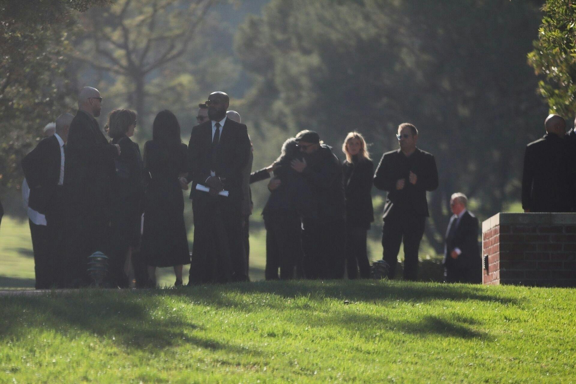 Flere af "Friends"-stjernerne var også samlet til begravelsen.